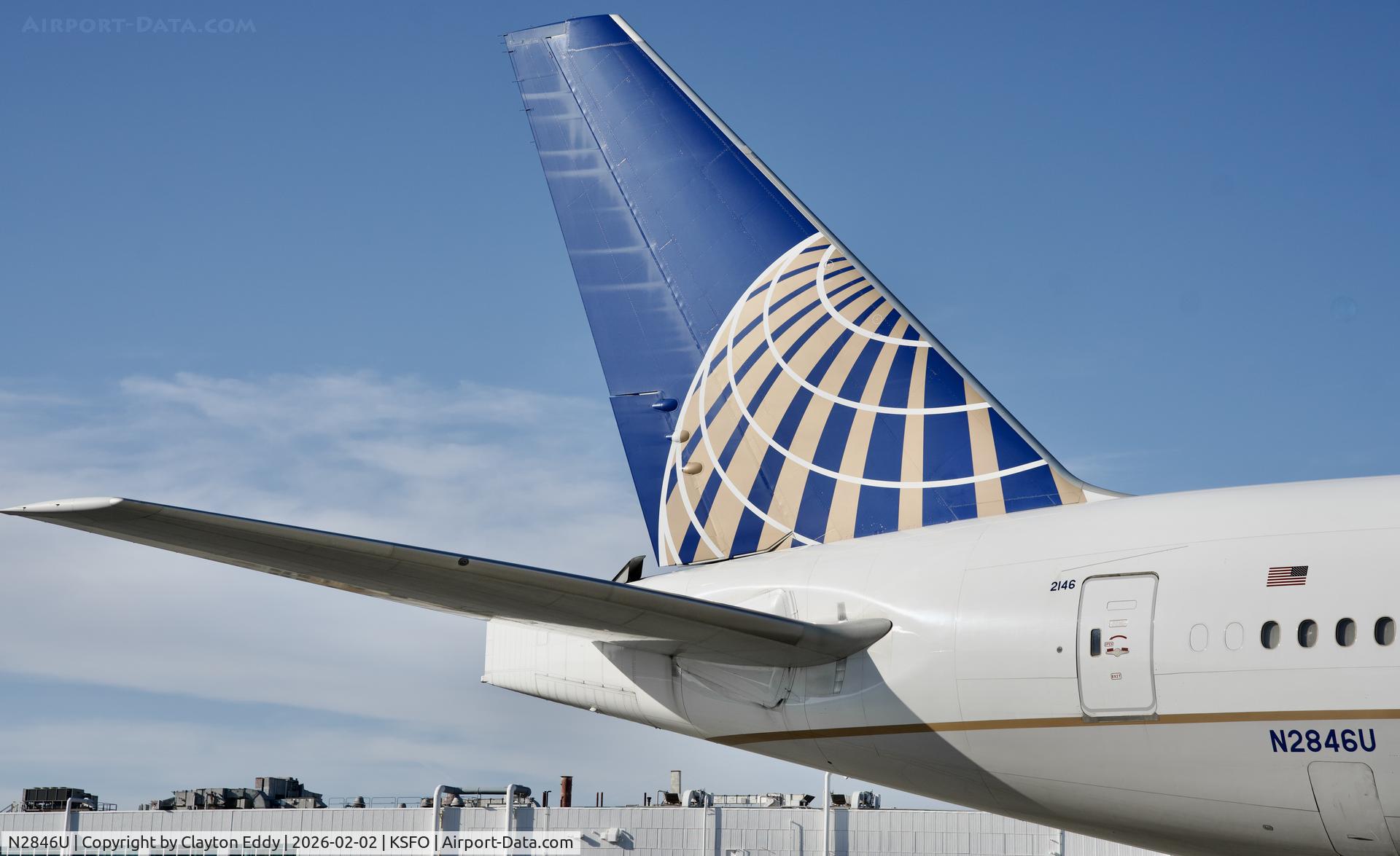 N2846U, 2018 Boeing 777-300/ER C/N 64990, SFO 2026