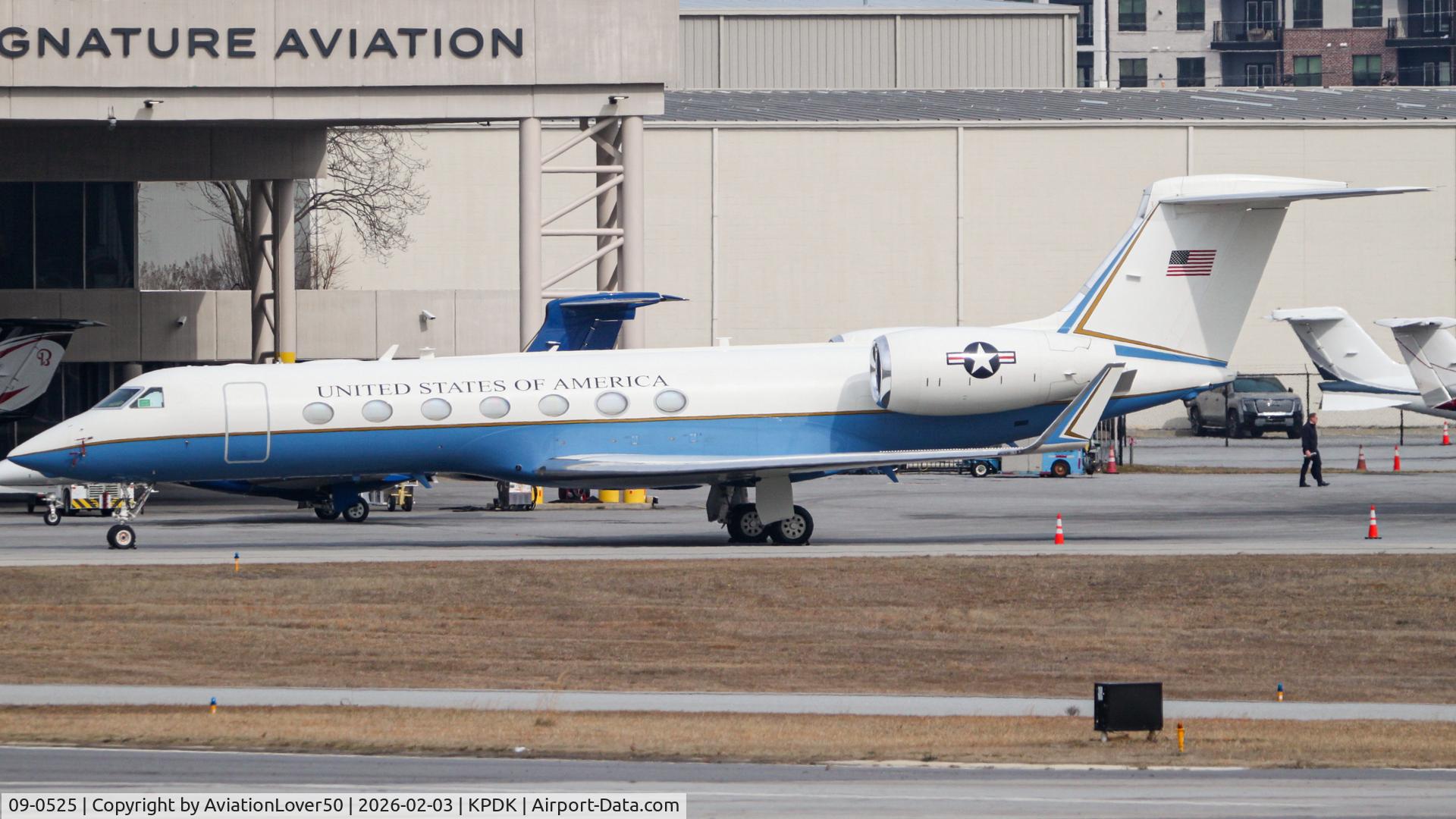 09-0525, 2009 Gulfstream Aerospace C-37B Gulfstream 550 C/N 5247, C-37B