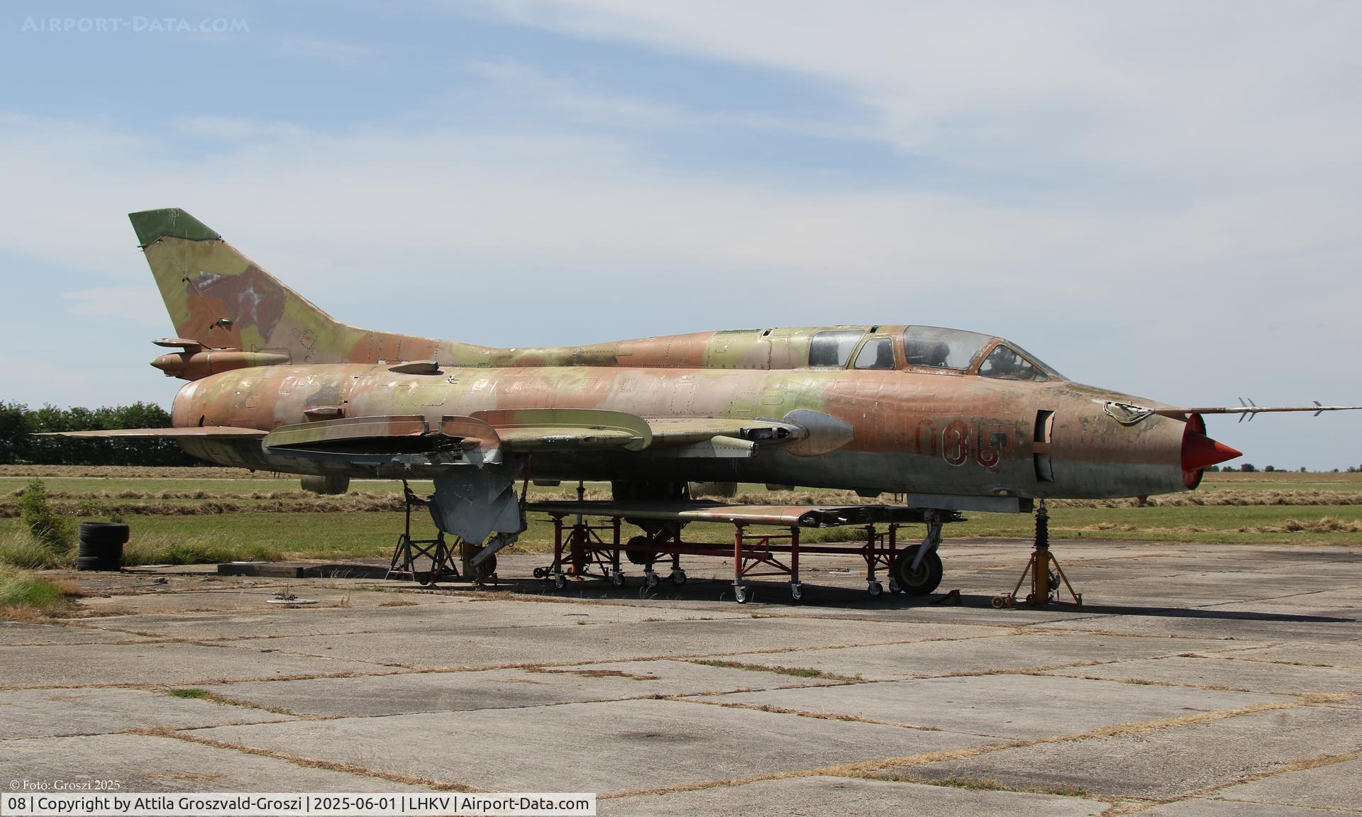 08, 1983 Sukhoi Su-22UM-3K C/N 17532390304, LHKV - Kaposújlak Airport, Hungary