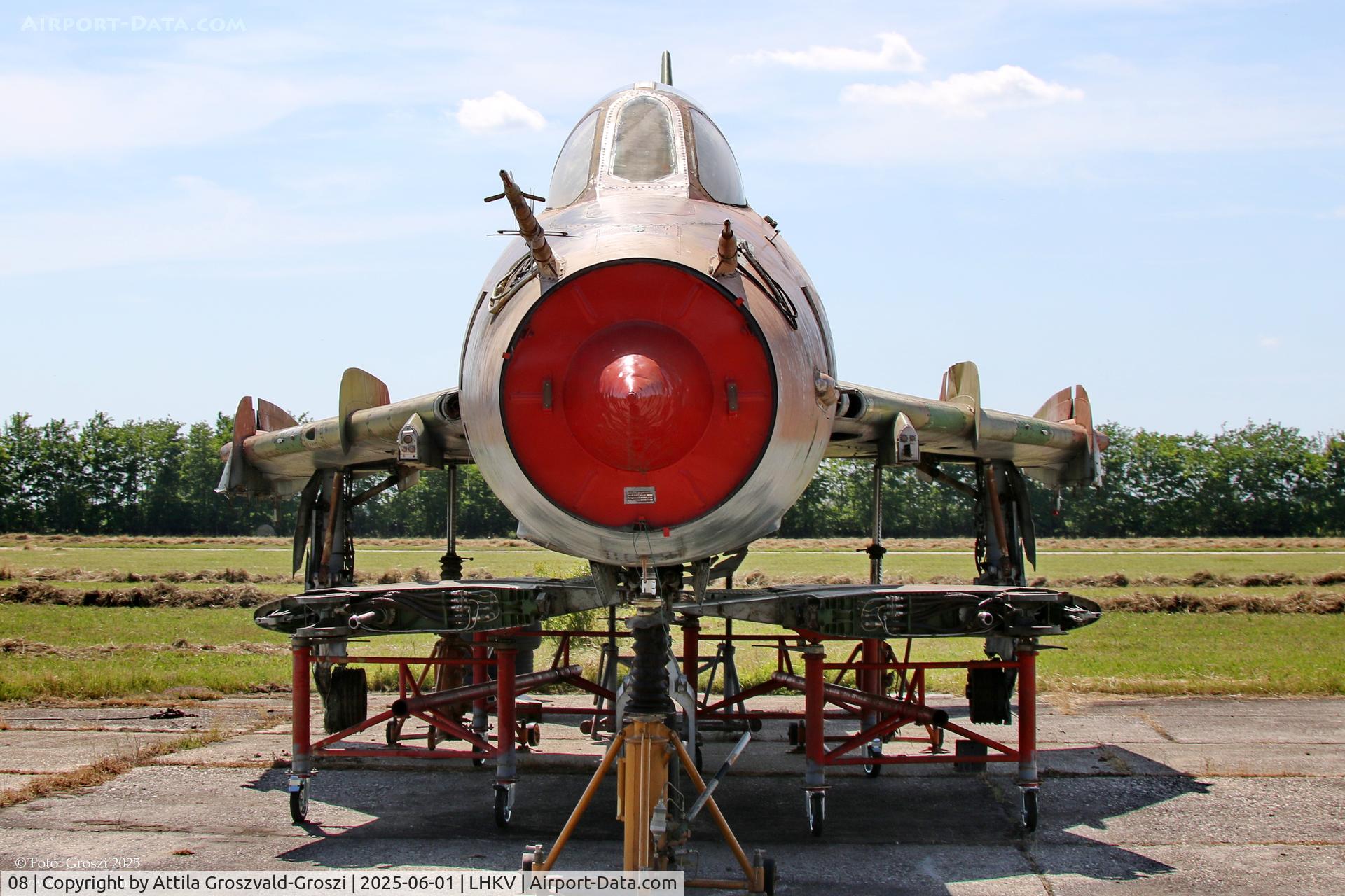 08, 1983 Sukhoi Su-22UM-3K C/N 17532390304, LHKV - Kaposújlak Airport, Hungary