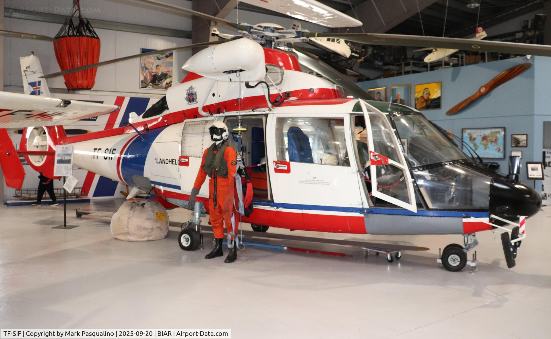 TF-SIF, 1985 Aérospatiale AS-365N Dauphin C/N 6136, Aerospatiale AS-365N Daulphin