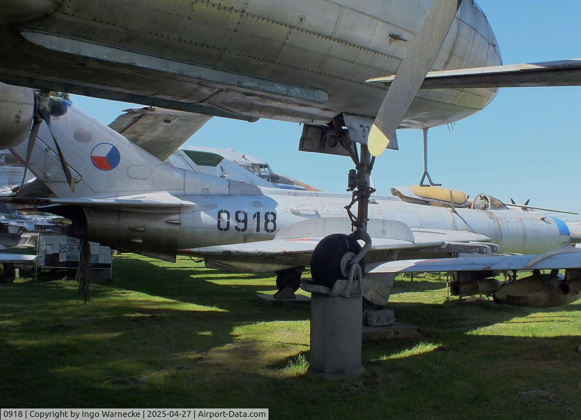 0918, Mikoyan-Gurevich MiG-19PM C/N 650918, Mikoyan i Gurevich MiG-19PM FARMER-D at the Air Park Zruč-Senec