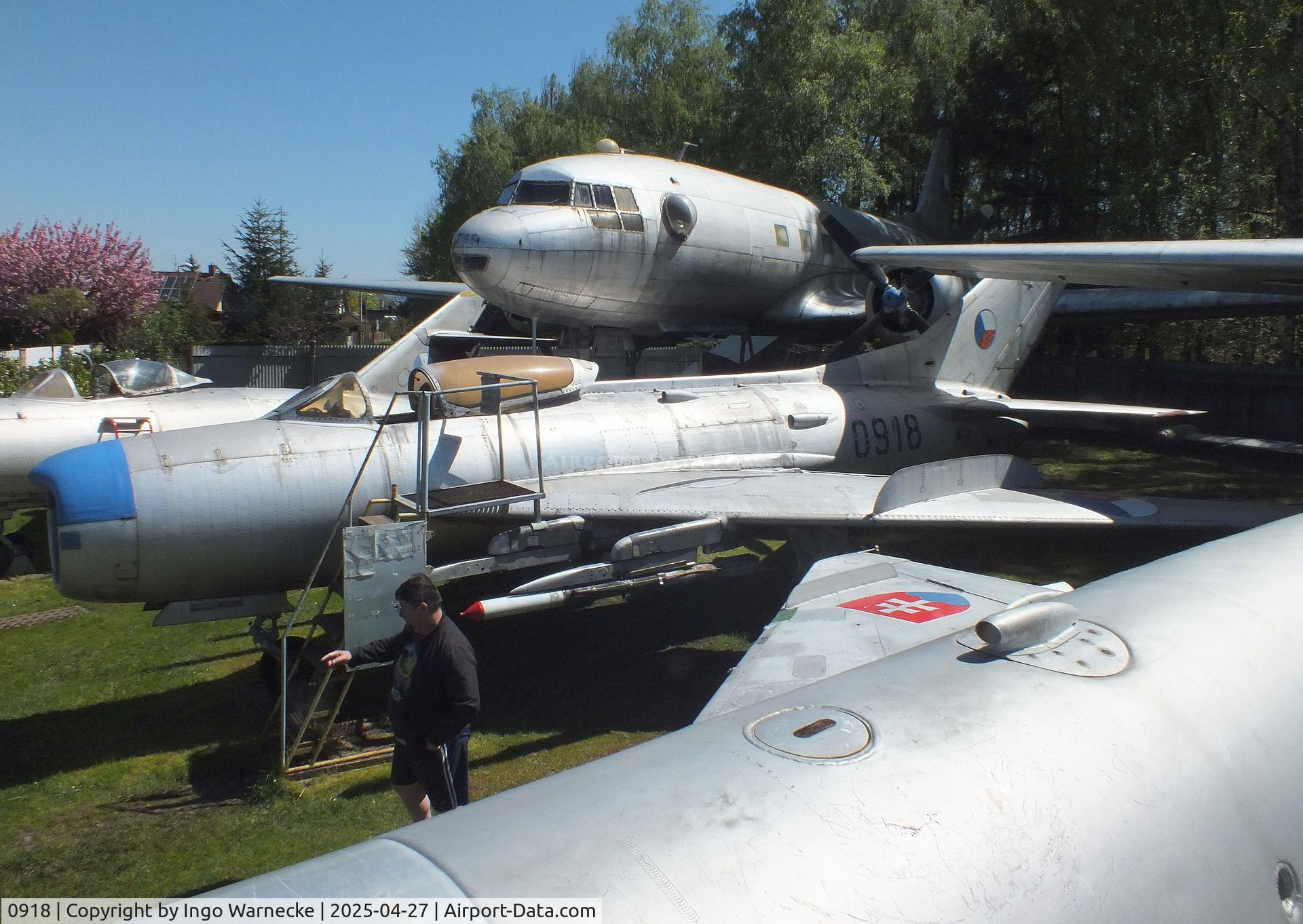 0918, Mikoyan-Gurevich MiG-19PM C/N 650918, Mikoyan i Gurevich MiG-19PM FARMER-D at the Air Park Zruč-Senec 