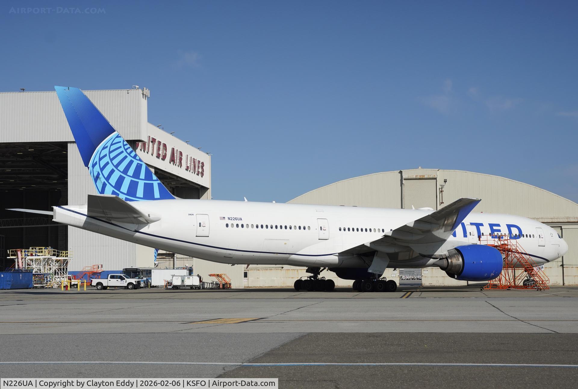 N226UA, 2002 Boeing 777-222 C/N 30226, SFO 2026