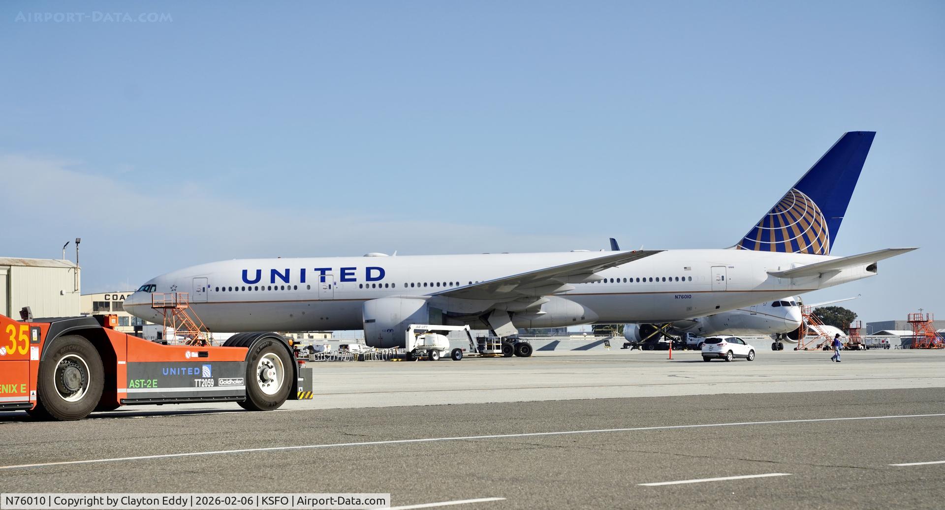 N76010, 1999 Boeing 777-224/ER C/N 29480, SFO 2026