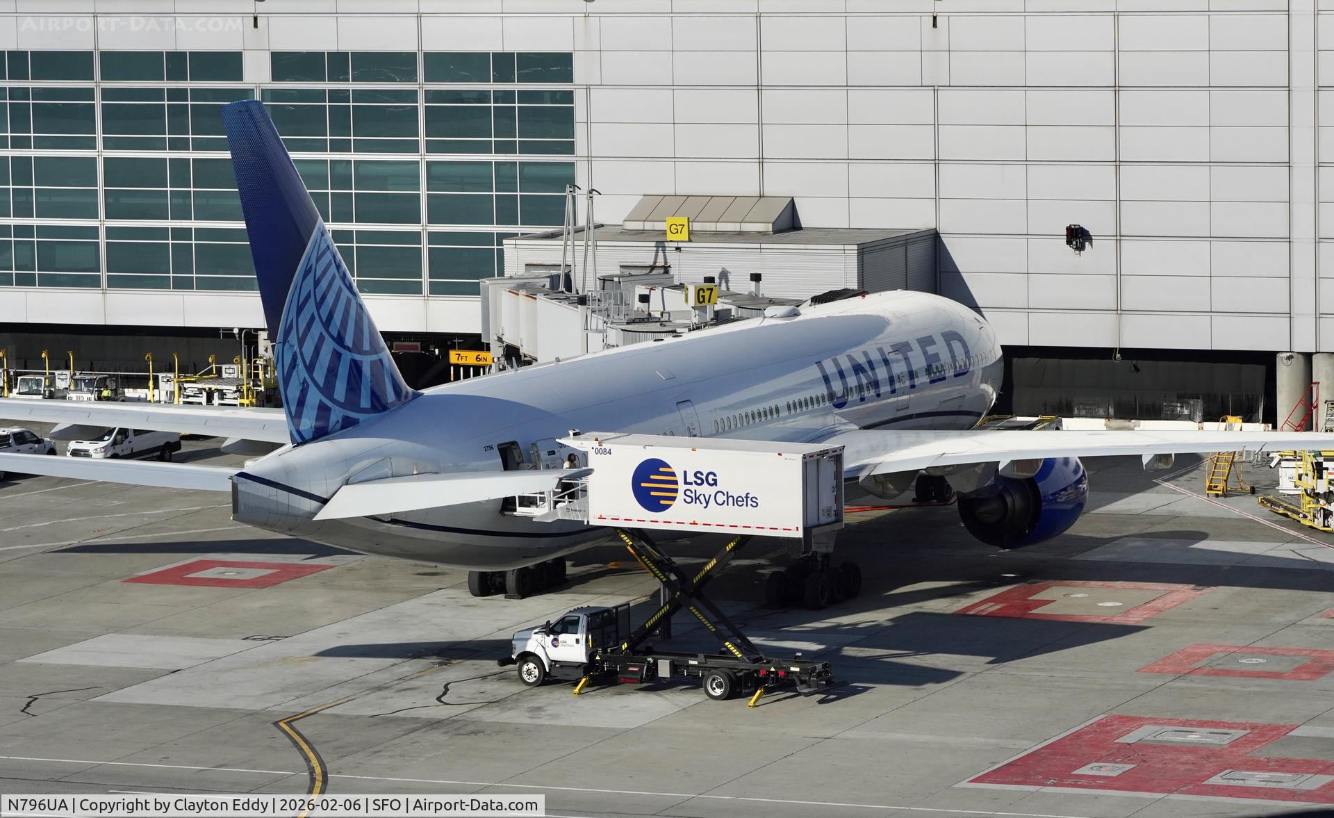 N796UA, 1998 Boeing 777-222 C/N 26931, SFO 2026