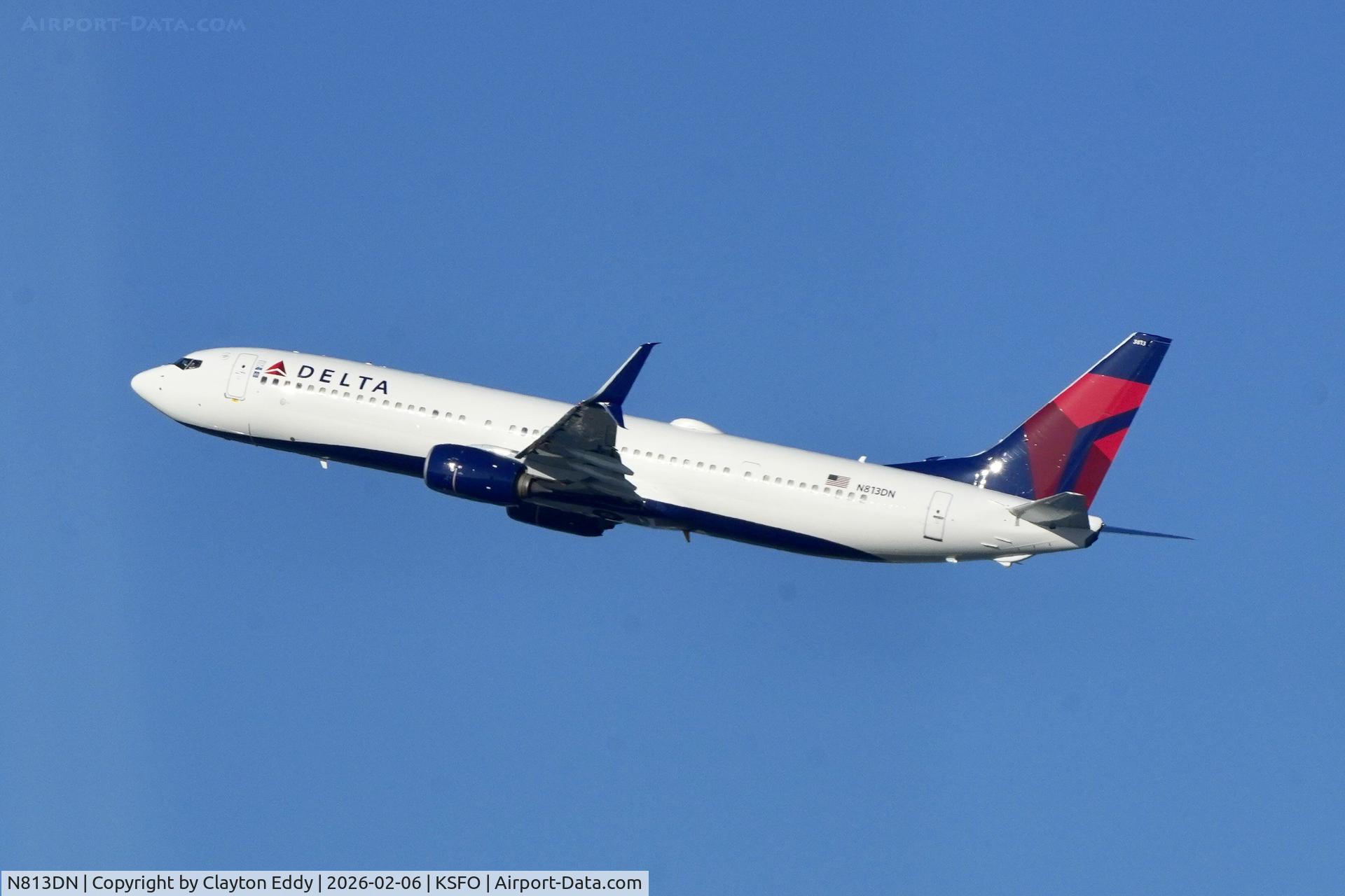 N813DN, 2014 Boeing 737-932/ER C/N 31925, Sky Terrace SFO 2026