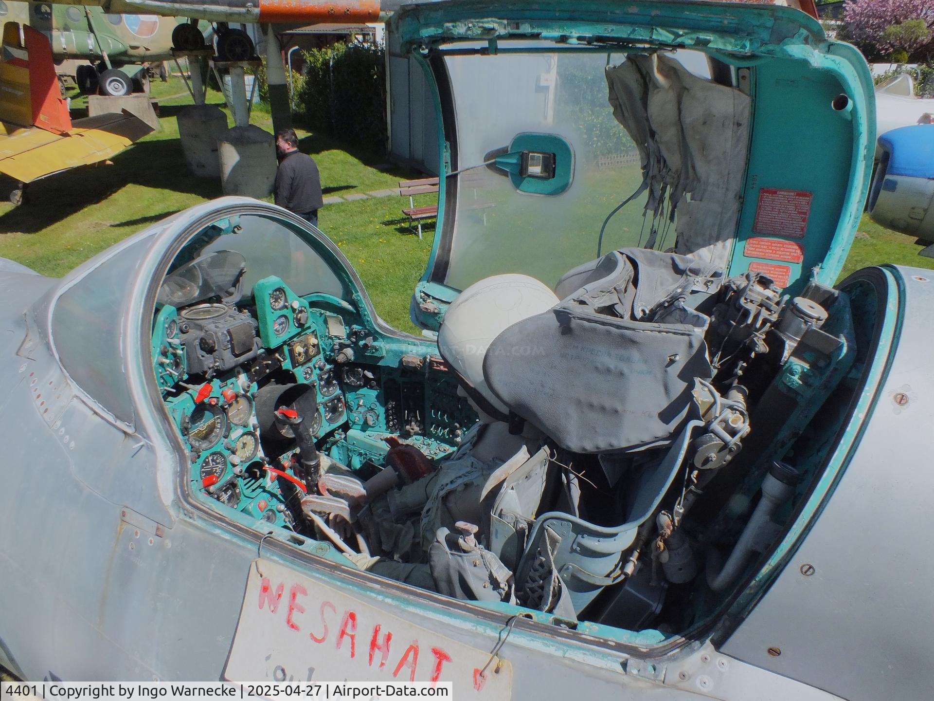 4401, Mikoyan-Gurevich MiG-21MF C/N 964401, Mikoyan i Gurevich MiG-21MF FISHBED-J at the Air Park Zruč-Senec #c