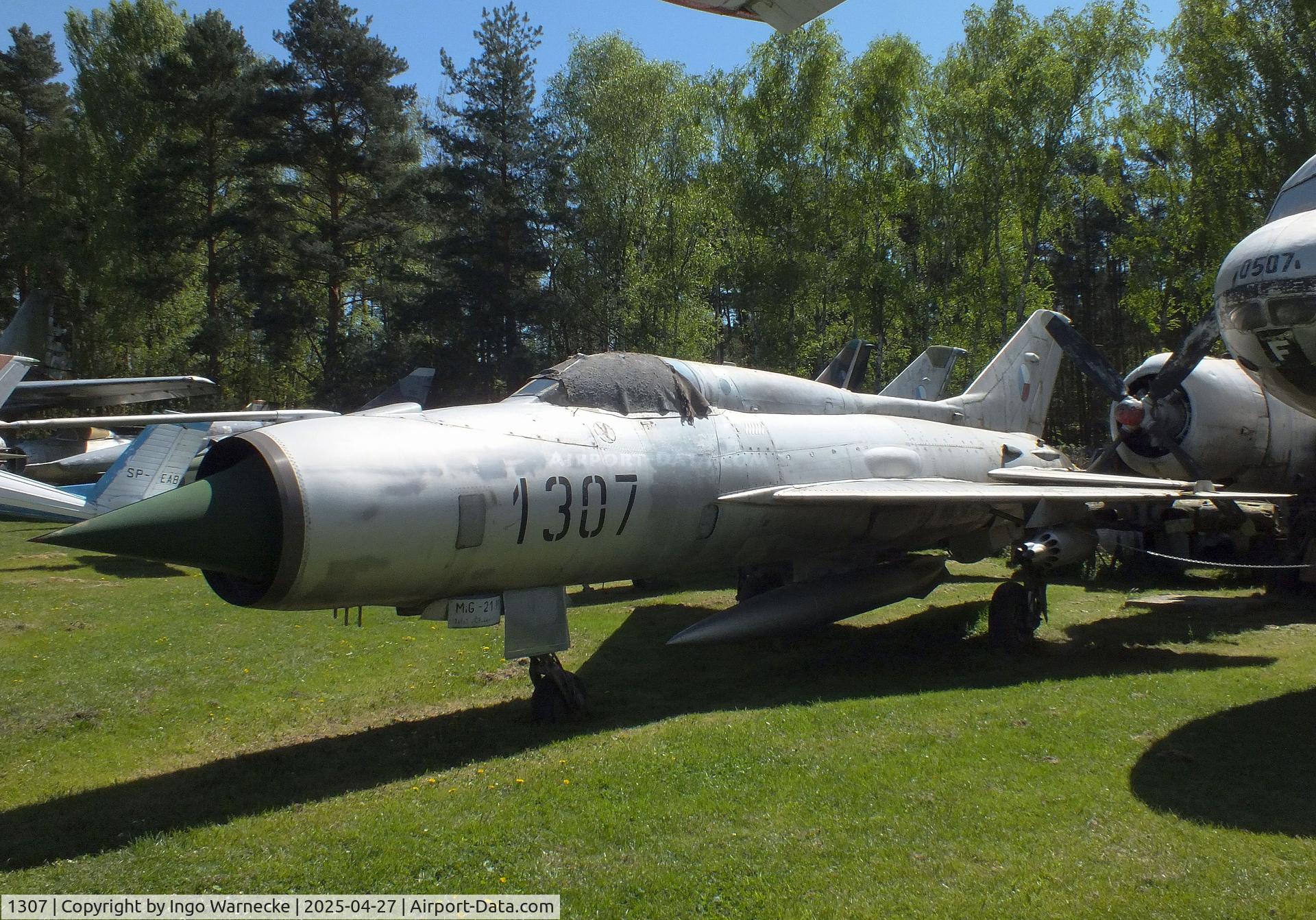 1307, Mikoyan-Gurevich MiG-21PF C/N 761307, Mikoyan i Gurevich MiG-21PF FISHBED-D at the Air Park Zruč-Senec