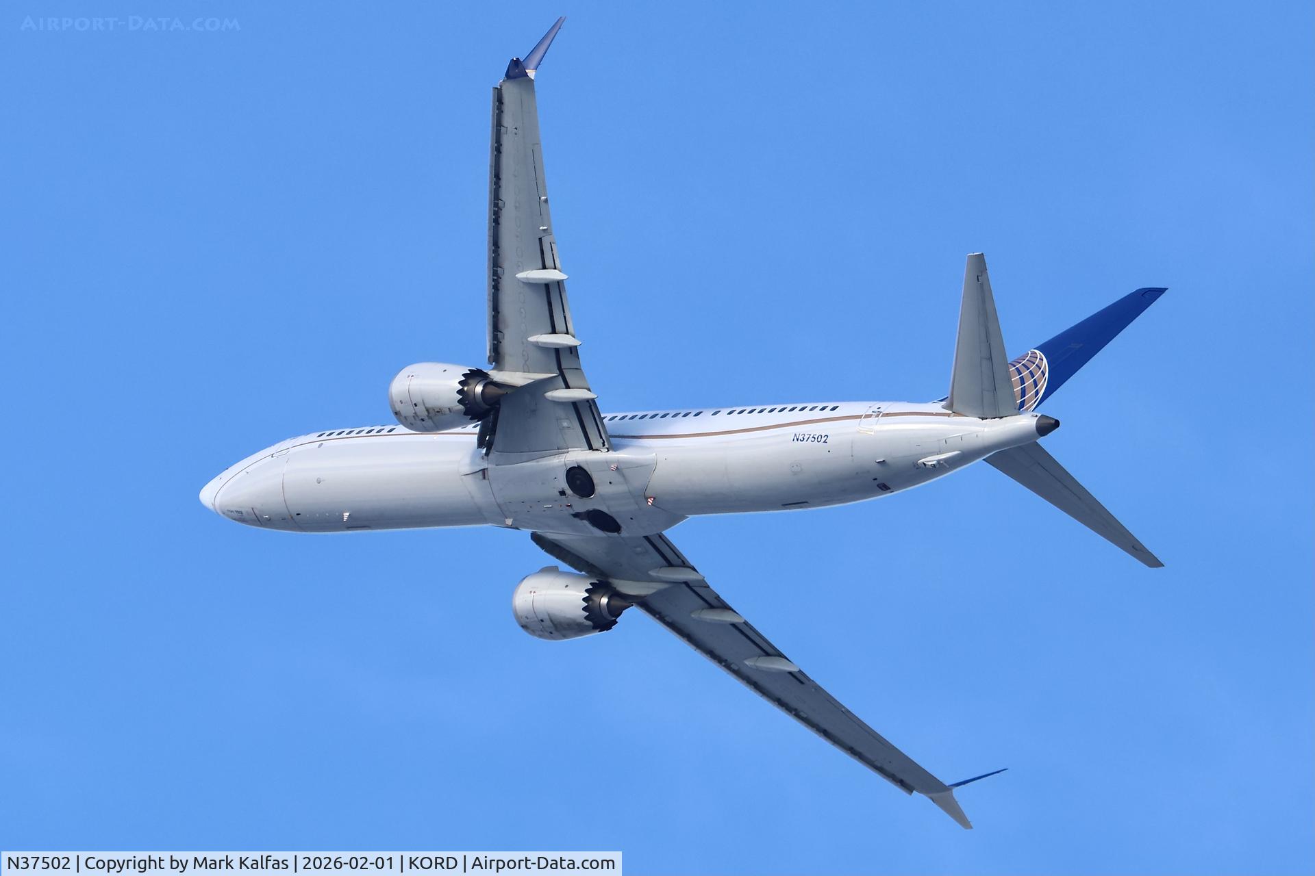 N37502, 2018 Boeing 737-9 MAX C/N 43431, B39M United Boeing 737 MAX 9 N37502 UA587 ORD-IAD