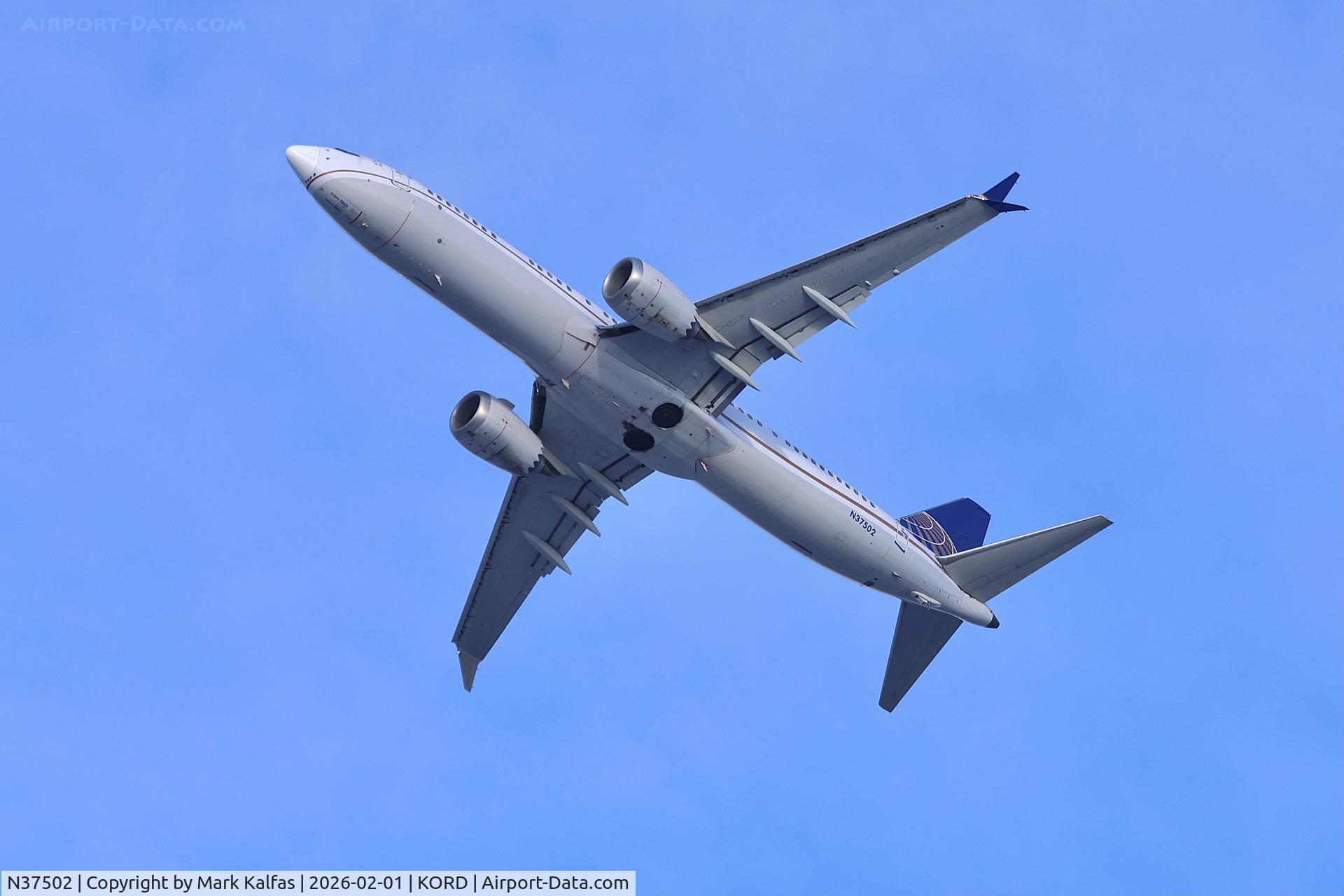 N37502, 2018 Boeing 737-9 MAX C/N 43431, B39M United Boeing 737 MAX 9 N37502 UA587 ORD-IAD