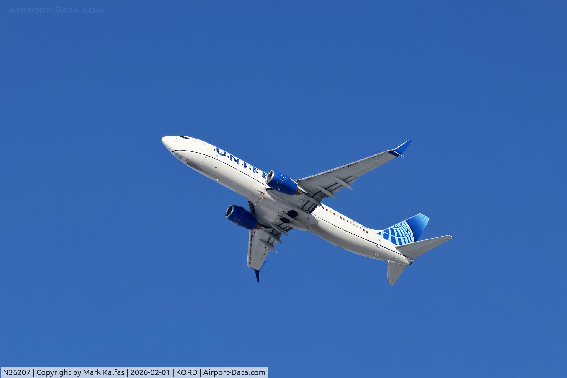 N36207, 2000 Boeing 737-824 C/N 30579, B738 United Boeing 737-800 N36207 UA2298 ORD-MSP