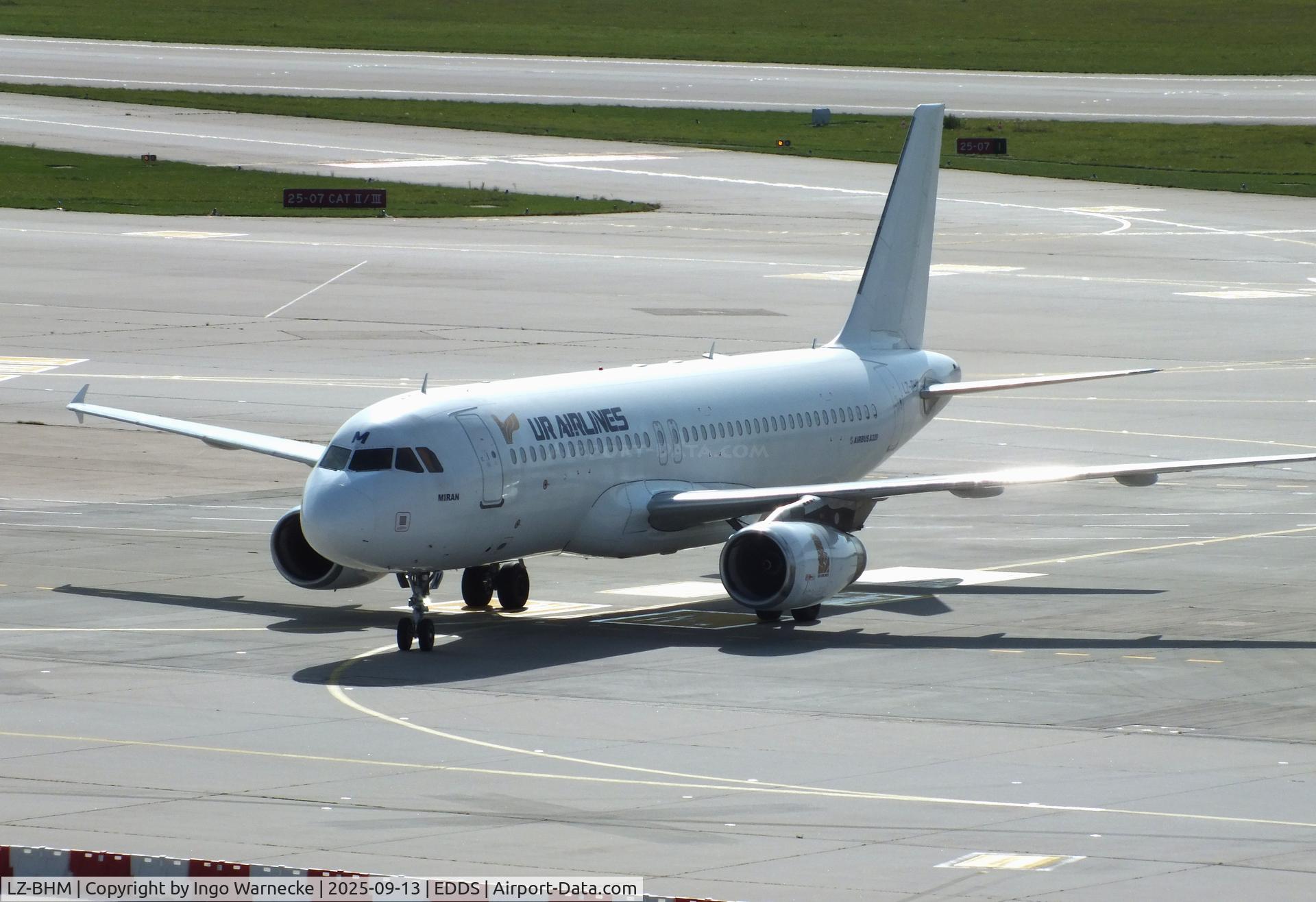 LZ-BHM, 2005 Airbus A320-232 C/N 2457, Airbus A320-232 of UR airlines (leased from BH Air) at Stuttgart airport