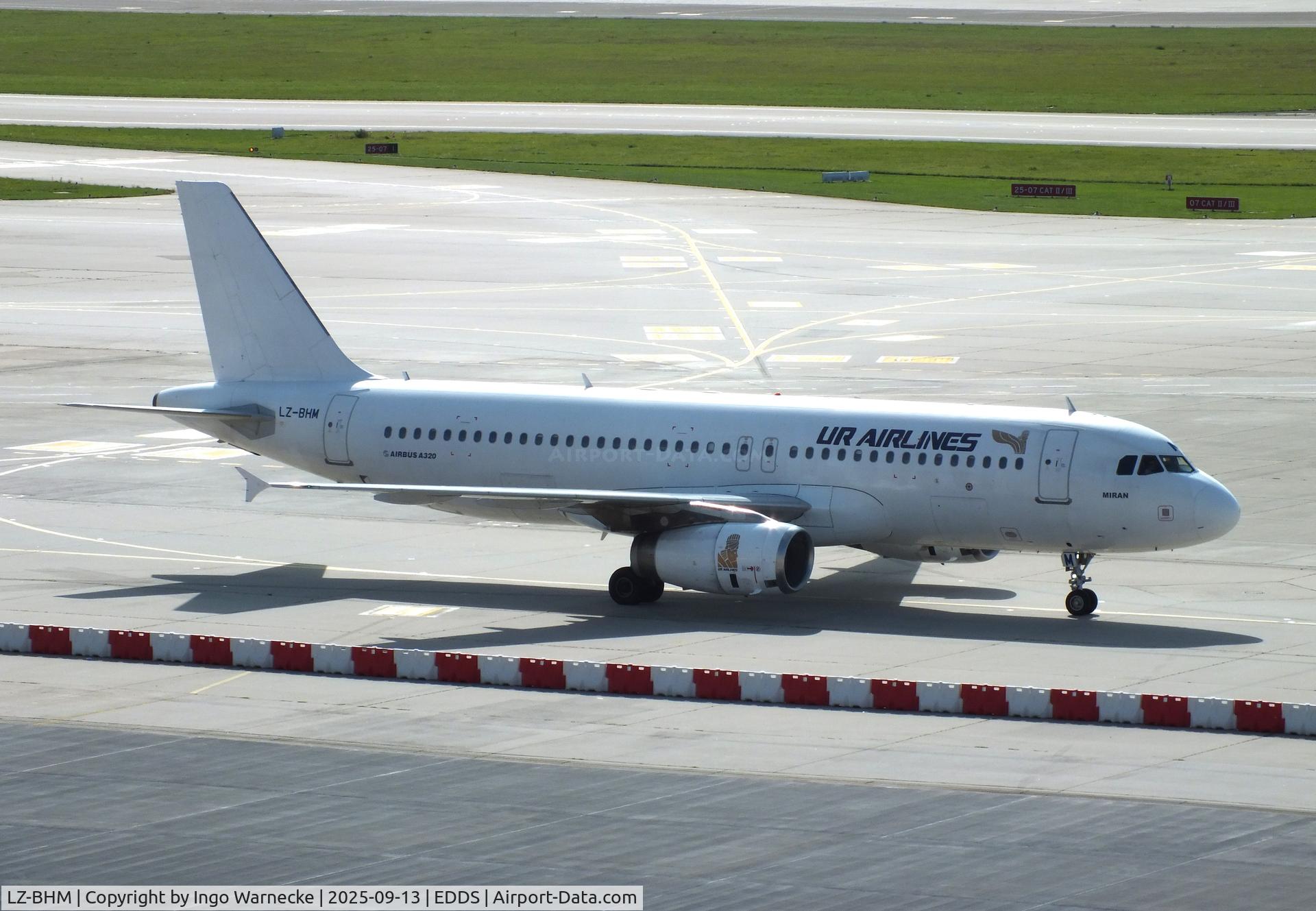 LZ-BHM, 2005 Airbus A320-232 C/N 2457, Airbus A320-232 of UR airlines (leased from BH Air) at Stuttgart airport