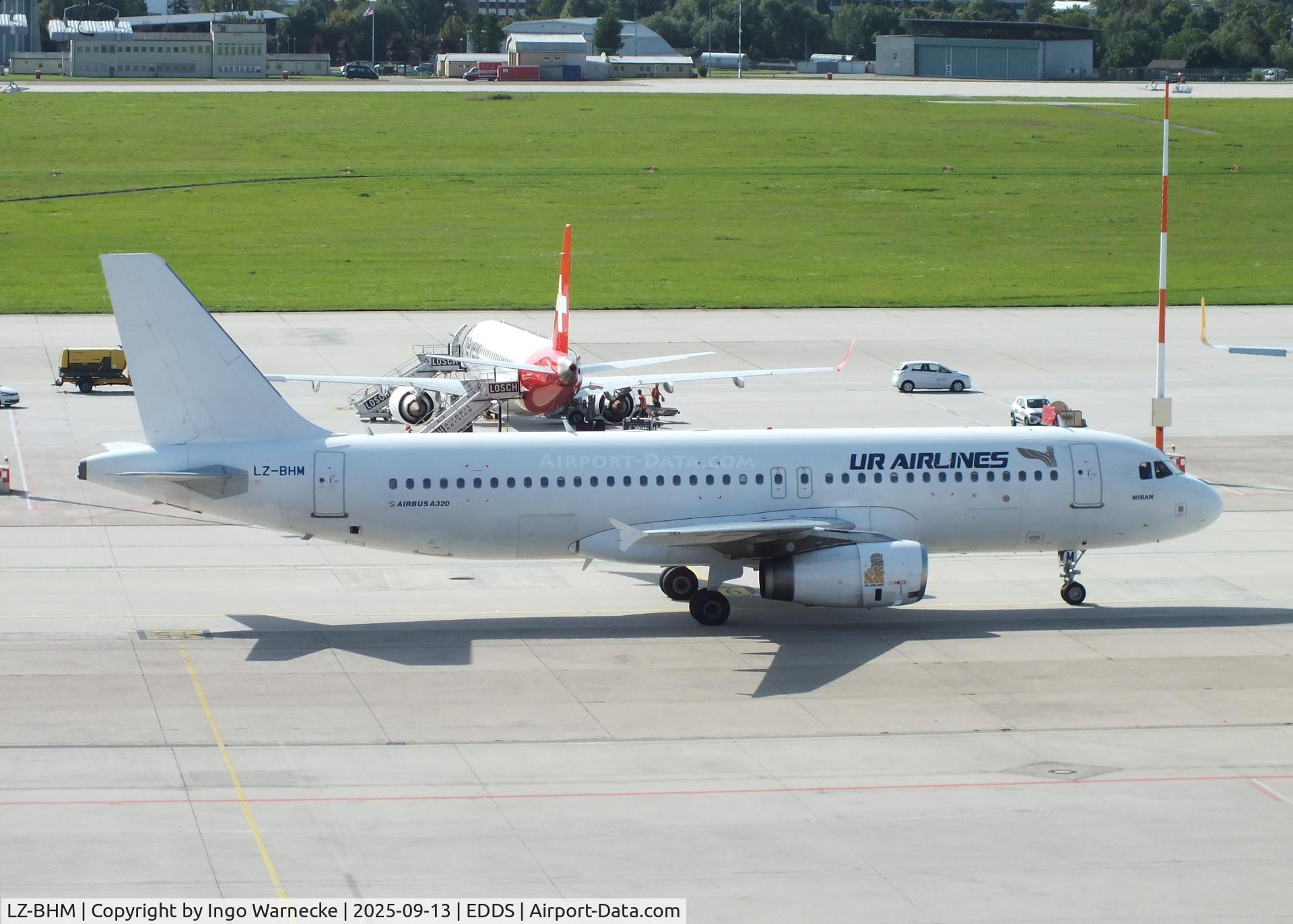 LZ-BHM, 2005 Airbus A320-232 C/N 2457, Airbus A320-232 of UR airlines (leased from BH Air) at Stuttgart airport