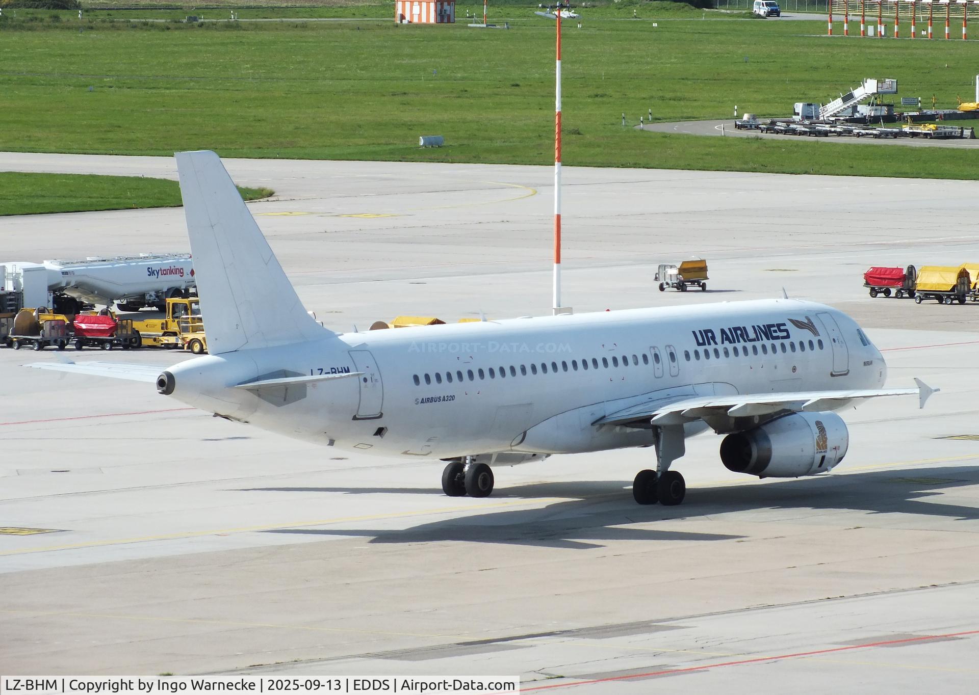 LZ-BHM, 2005 Airbus A320-232 C/N 2457, Airbus A320-232 of UR airlines (leased from BH Air) at Stuttgart airport
