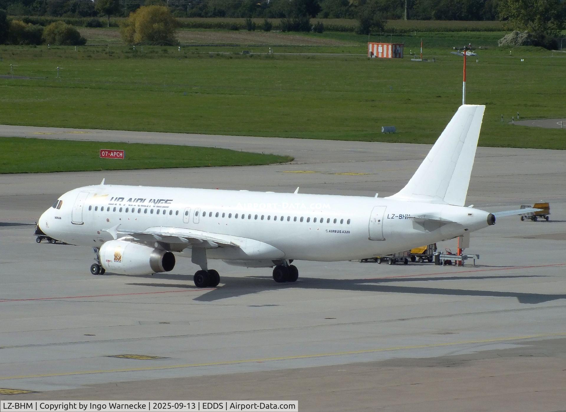 LZ-BHM, 2005 Airbus A320-232 C/N 2457, Airbus A320-232 of UR airlines (leased from BH Air) at Stuttgart airport