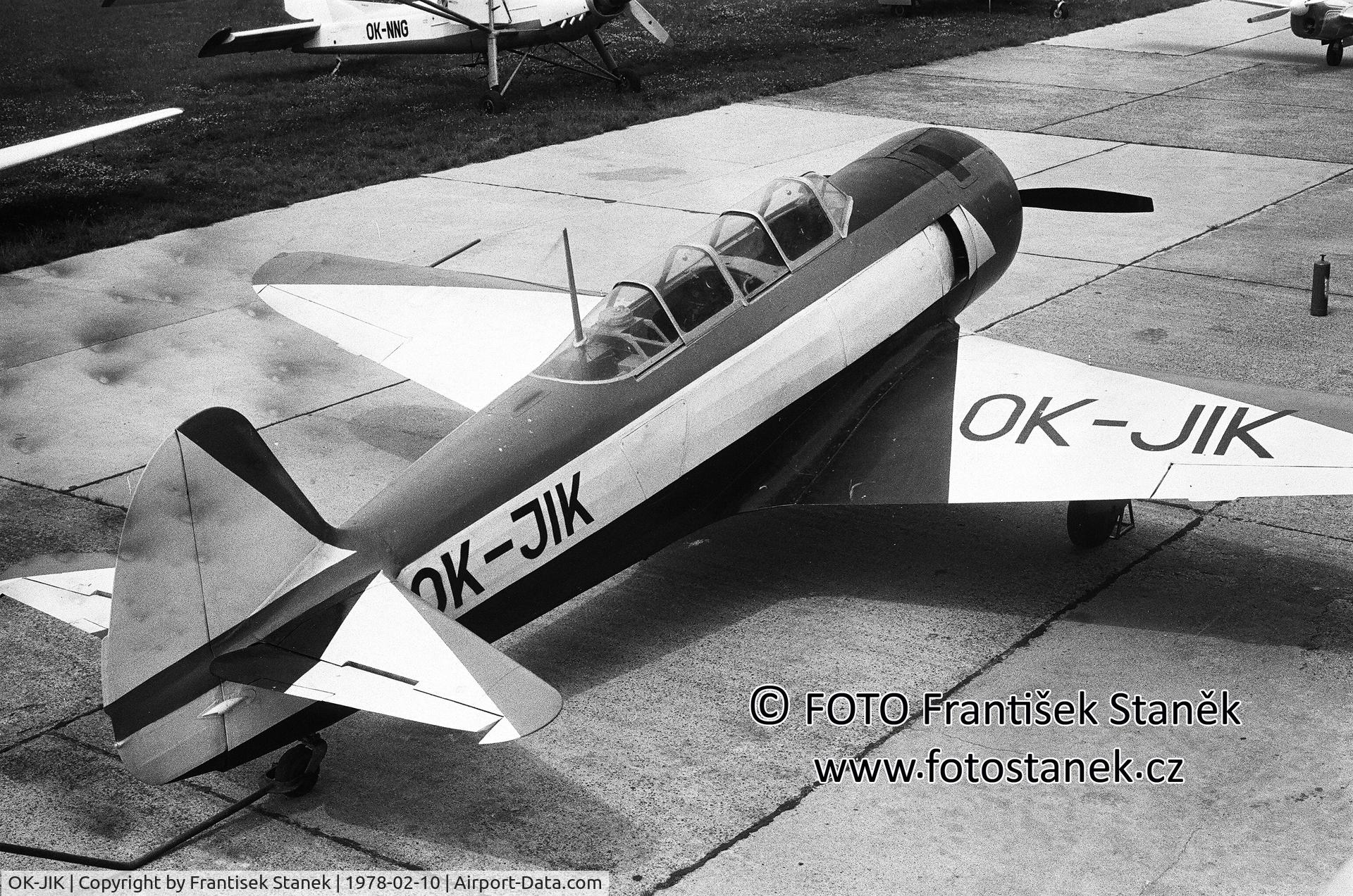 OK-JIK, 1955 Let C-11 (Yak-11) C/N 171312, C-11 OK-JIK foto z roku cca 1978 ve třetím 