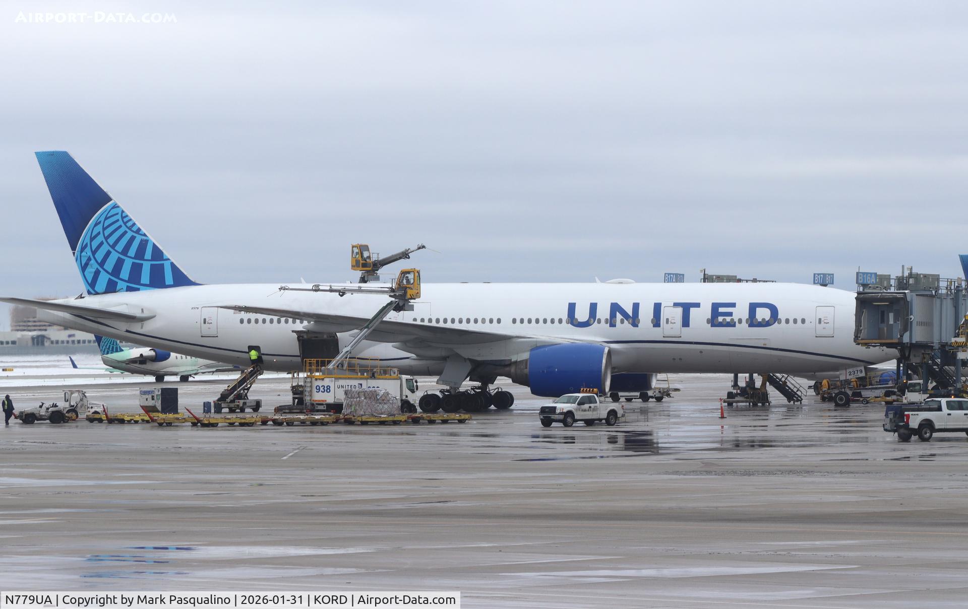 N779UA, 1996 Boeing 777-222 C/N 26941, Boeing 777-222