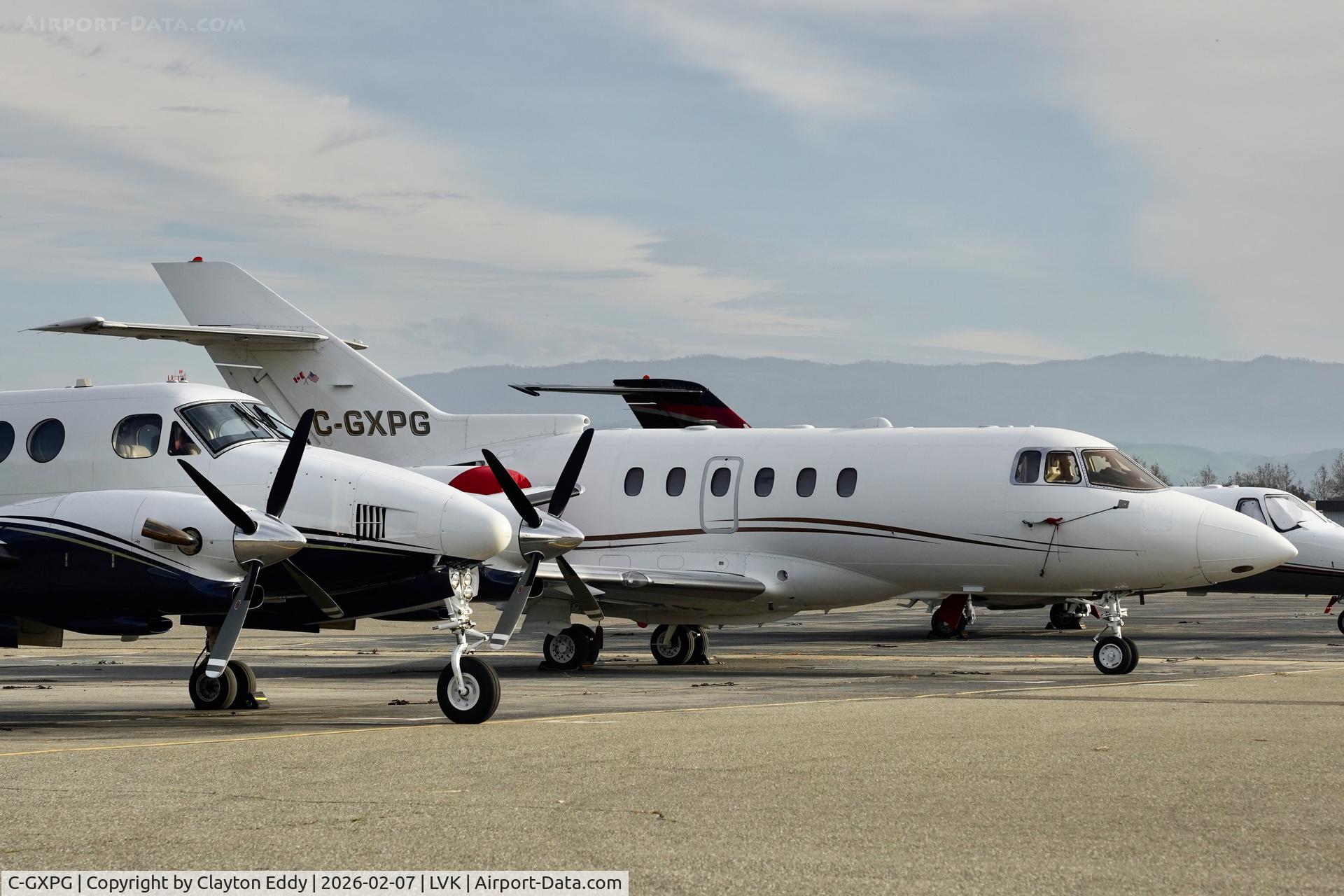 C-GXPG, 1999 Raytheon Hawker 800XP C/N 258444, Livermore airport in California 2026