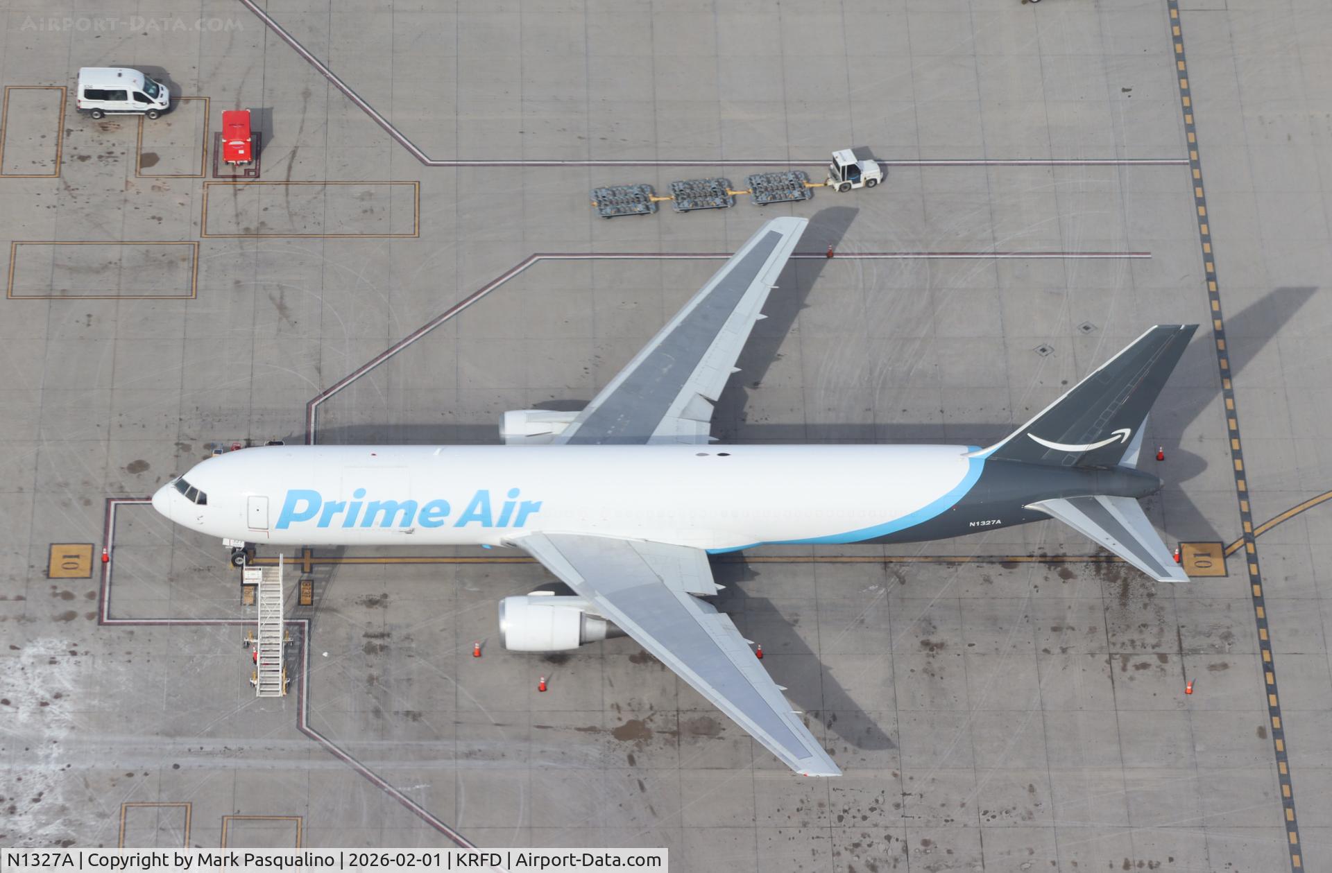 N1327A, 1996 Boeing 767-37D/ER C/N 26328, Boeing 767-37D/ER