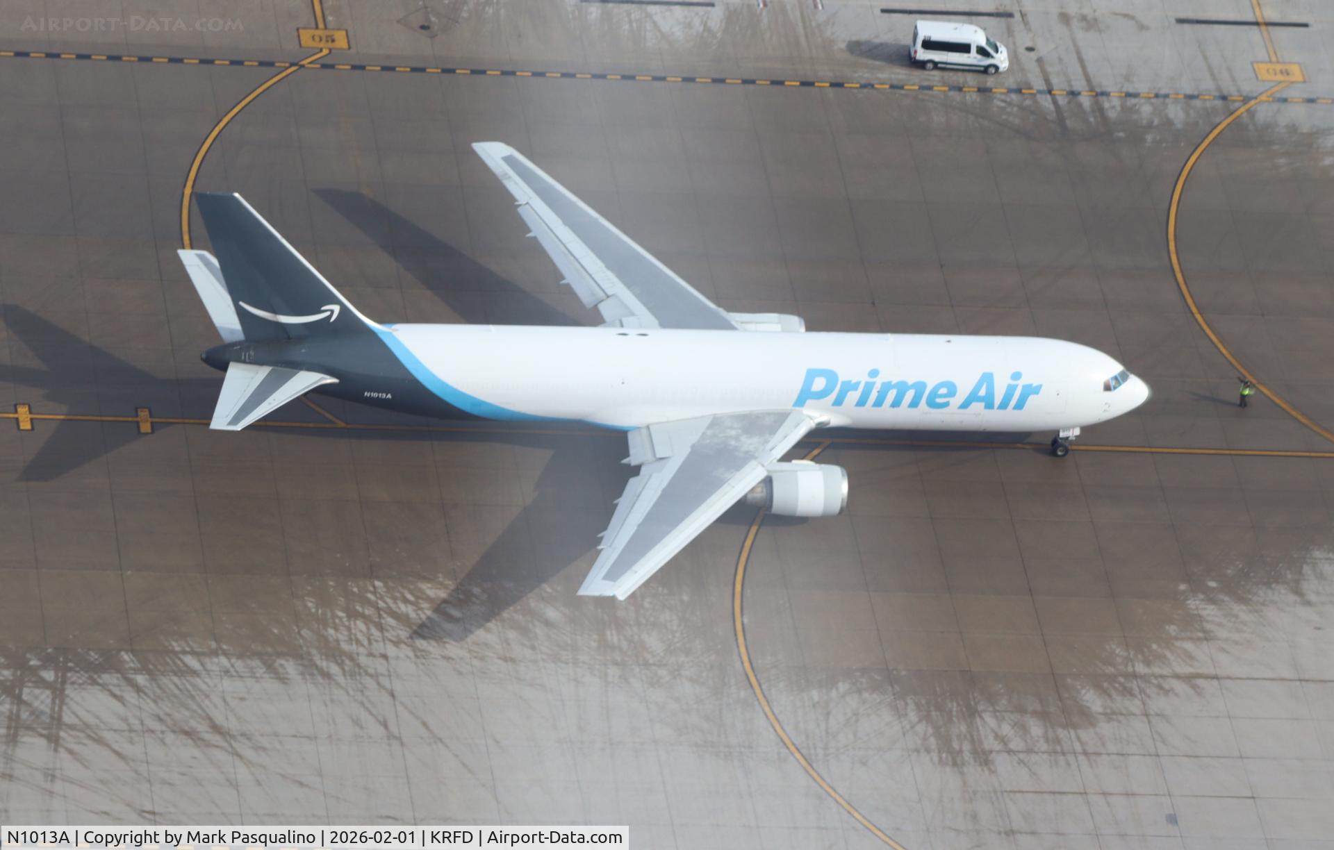 N1013A, 1999 Boeing 767-36N/SF C/N 30110, Boeing 767-36N/SF