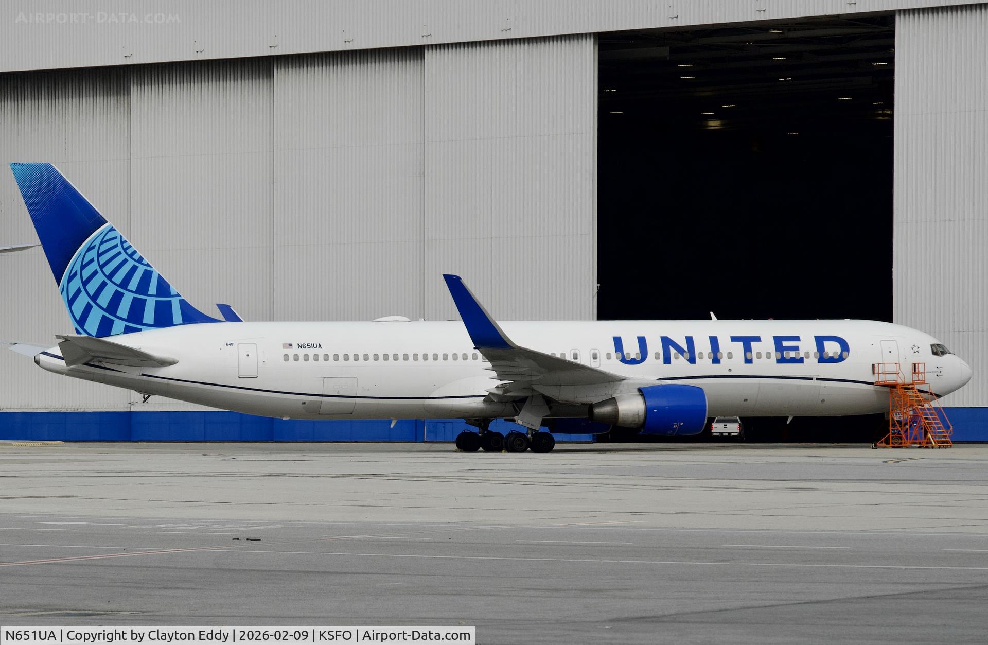 N651UA, 1992 Boeing 767-322 C/N 25389, SFO 2026