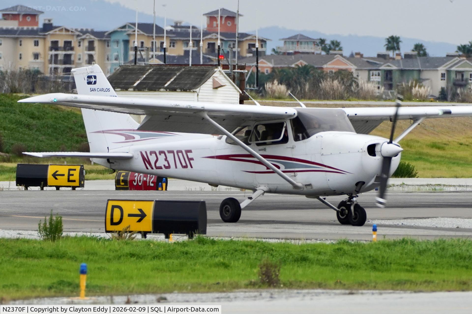N2370F, 1998 Cessna 172R C/N 17280618, San Carlos airport in California 2026