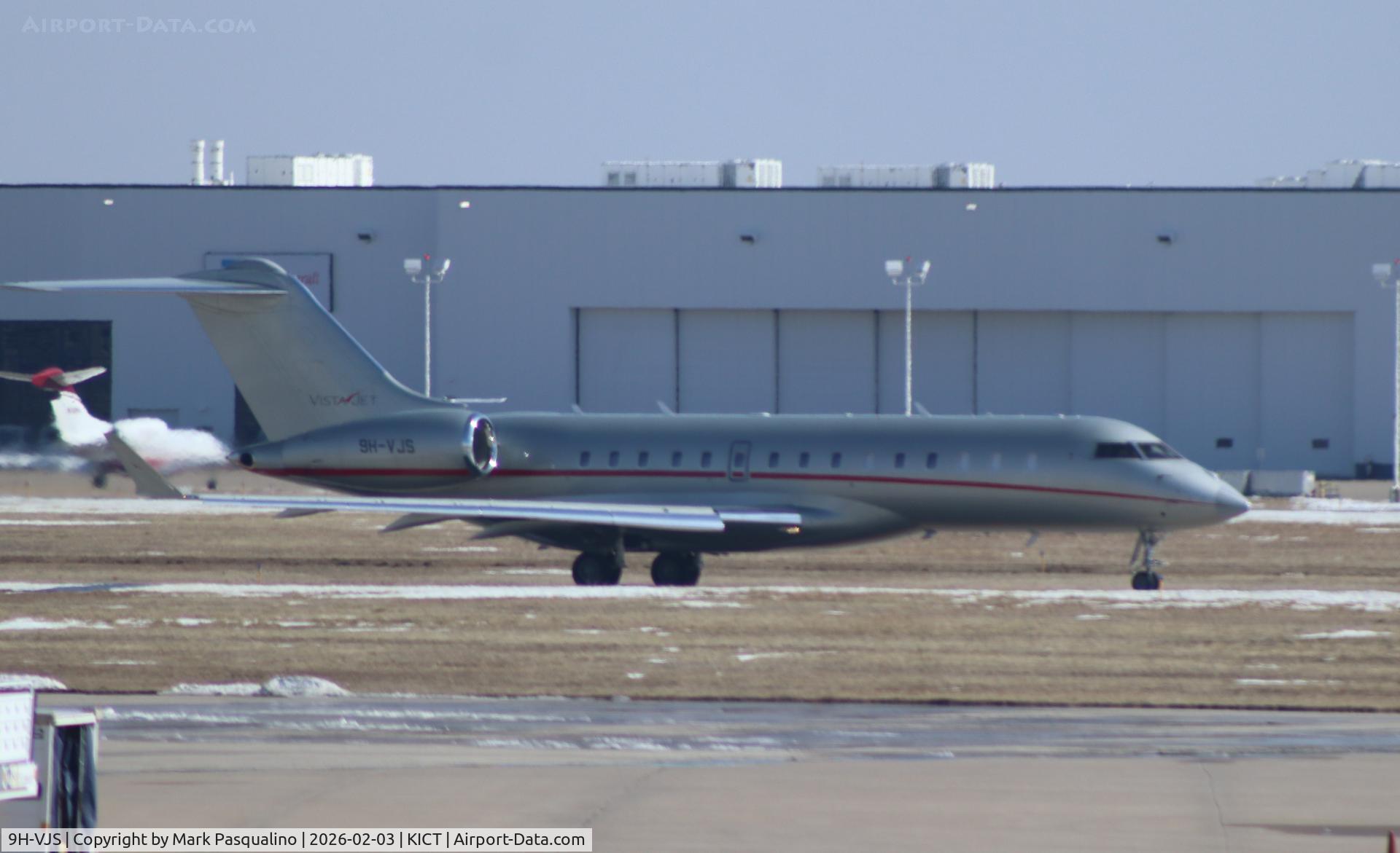 9H-VJS, 2015 Bombardier BD-700-1A10 Global 6000 C/N 9711, Bombardier Global 6000