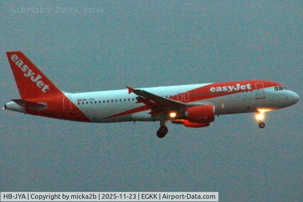 HB-JYA, 2010 Airbus A320-214 C/N 4250, Landing