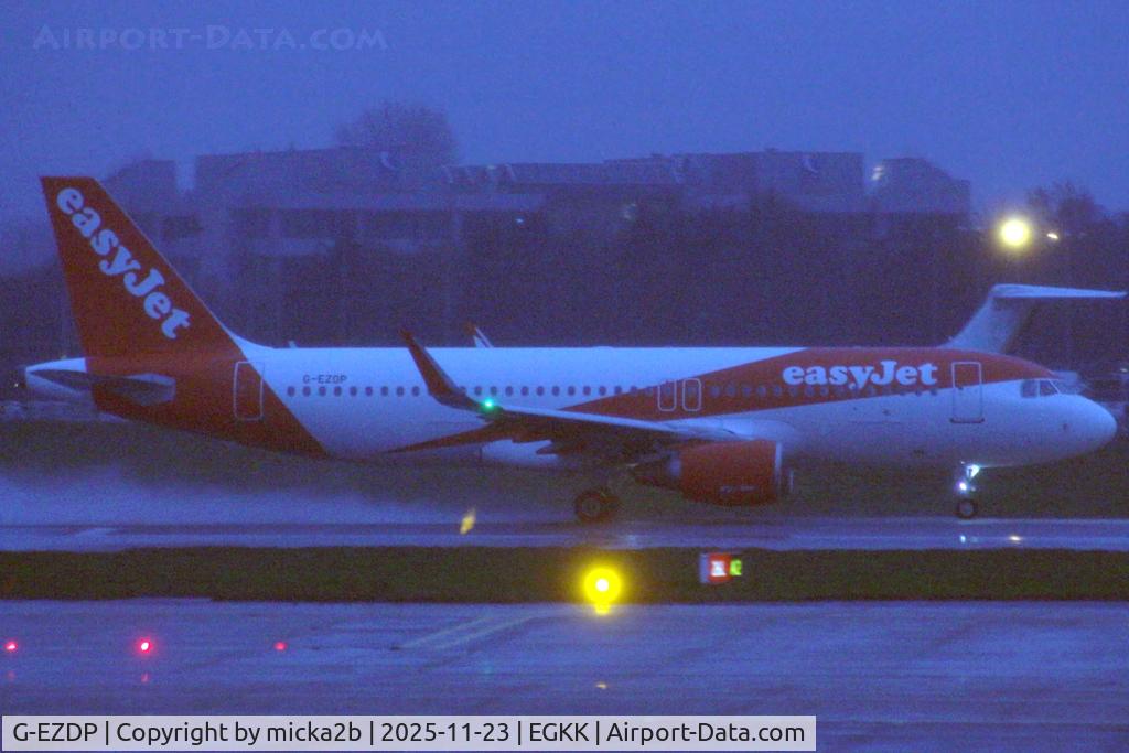 G-EZDP, 2008 Airbus A319-111 C/N 3675, Taxiing