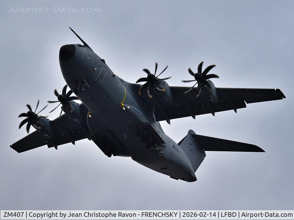 ZM407, 2015 Airbus A400M Atlas C.1 C/N 026, Royal Air Force RRR4252 from Brize Norton BZZ landing runway 29