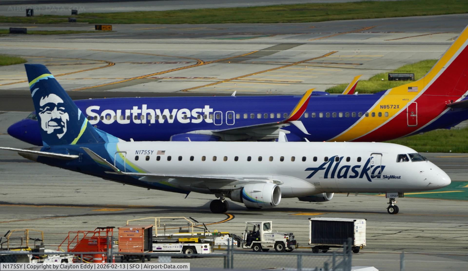 N175SY, 2015 Embraer 175LR (ERJ-170-200LR) C/N 17000527, SFO 2026