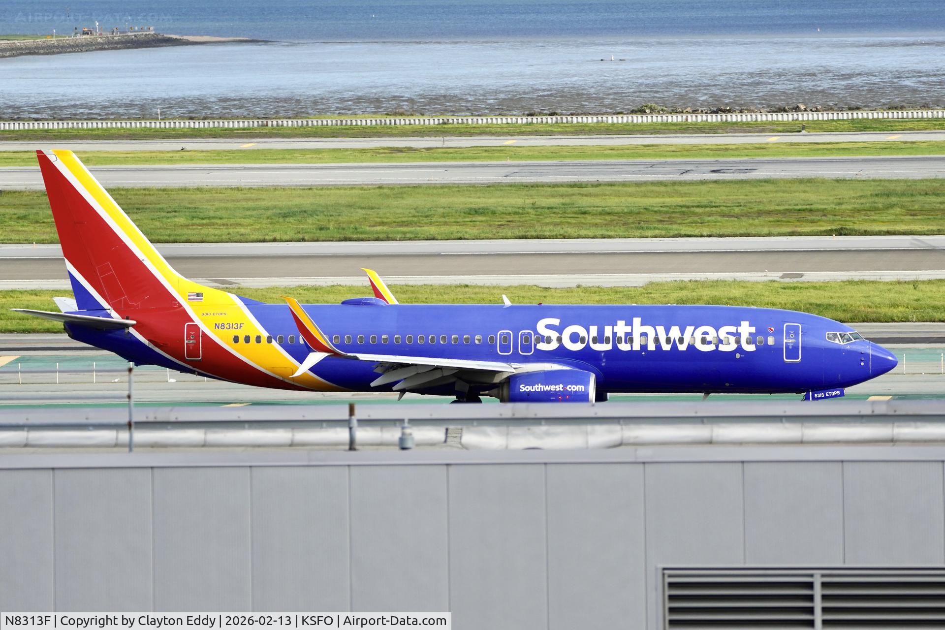 N8313F, 2012 Boeing 737-8H4 C/N 38810, SFO 2026