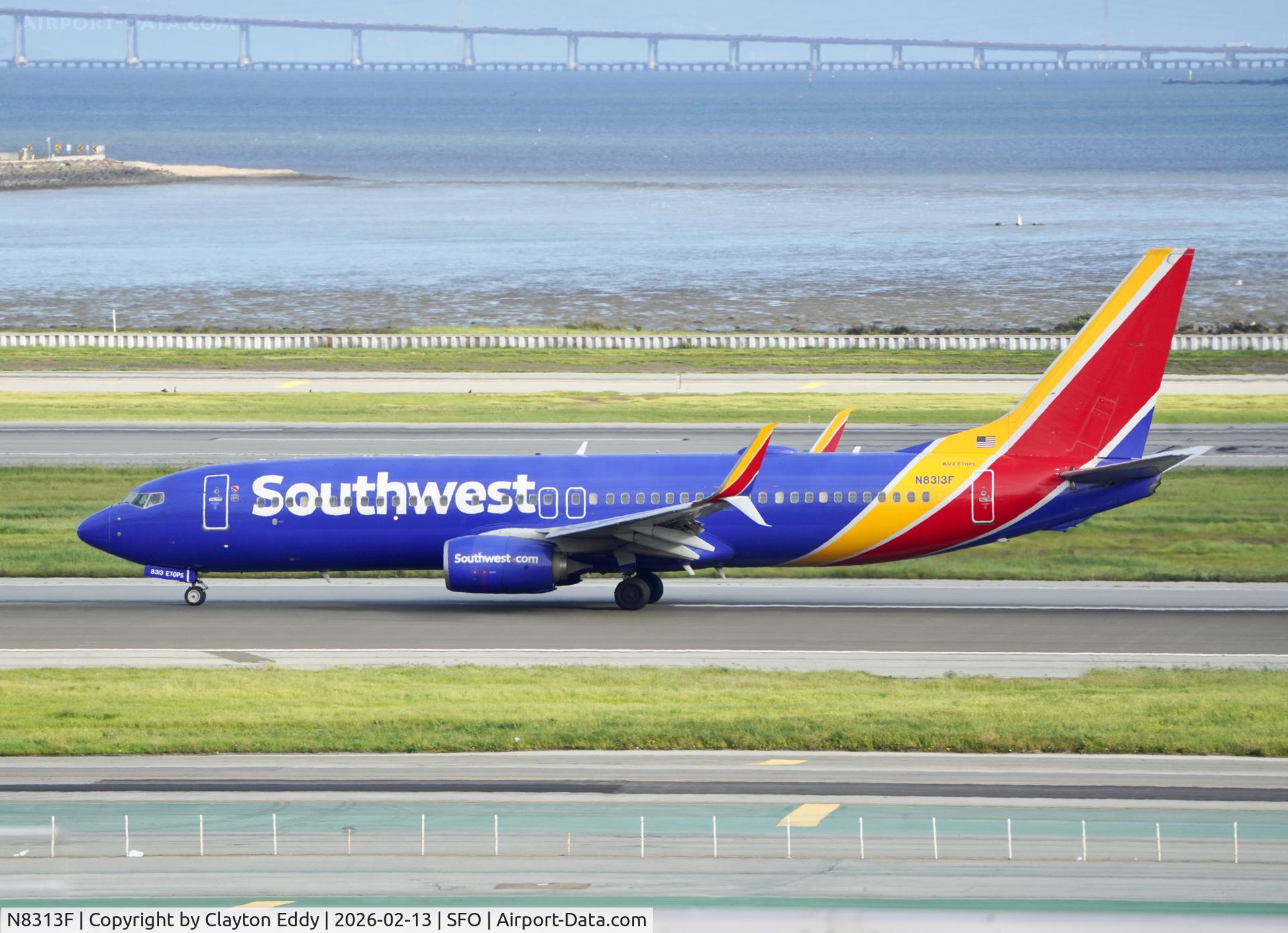 N8313F, 2012 Boeing 737-8H4 C/N 38810, SFO 2026