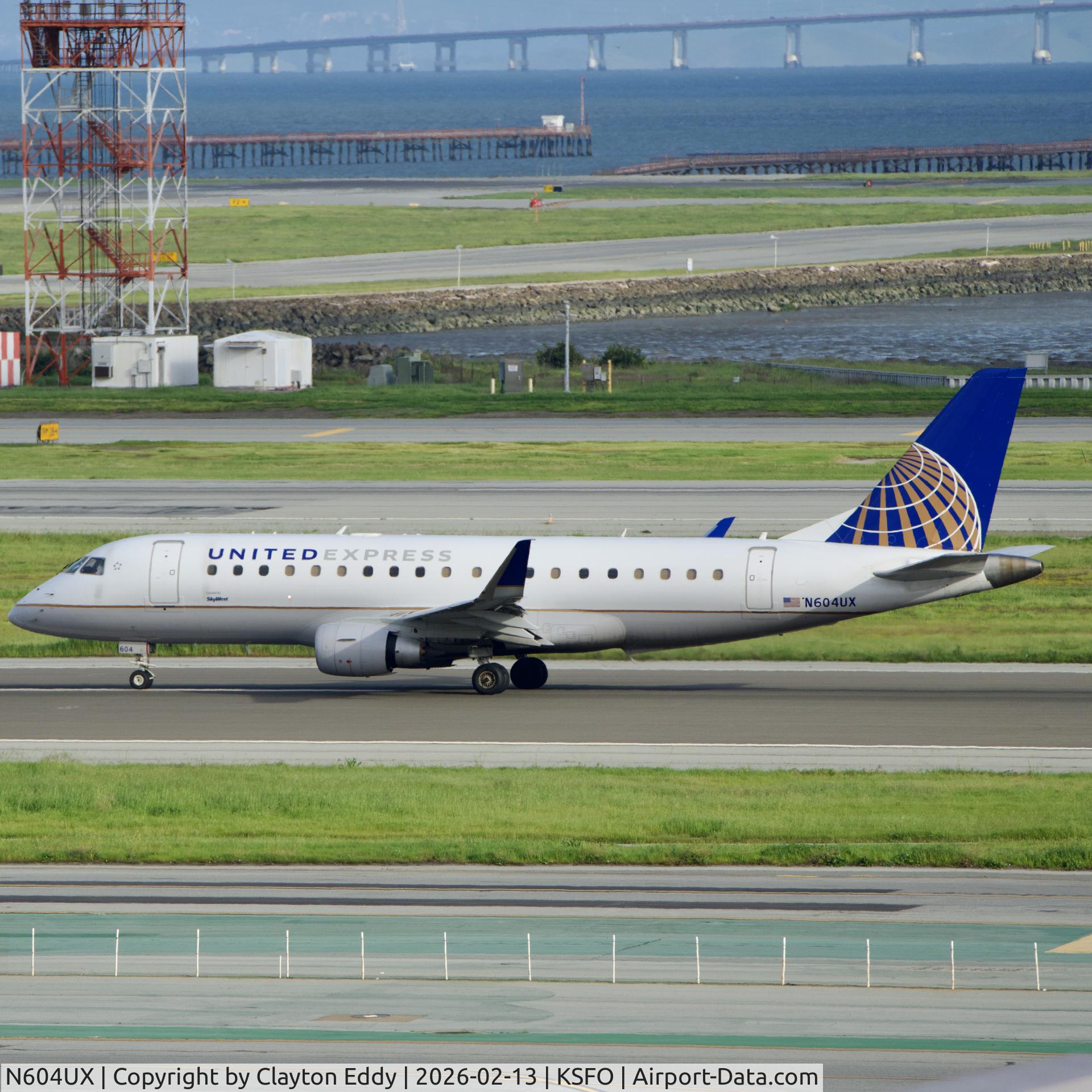 N604UX, 2019 Embraer 175LR (ERJ-170-200LR) C/N 17000798, SFO 2026