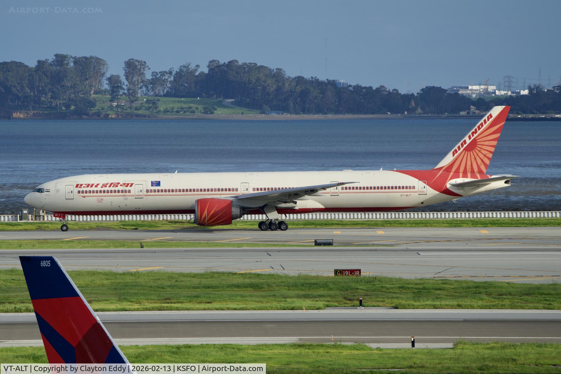 VT-ALT, 2010 Boeing 777-337/ER C/N 36318, SFO 2026