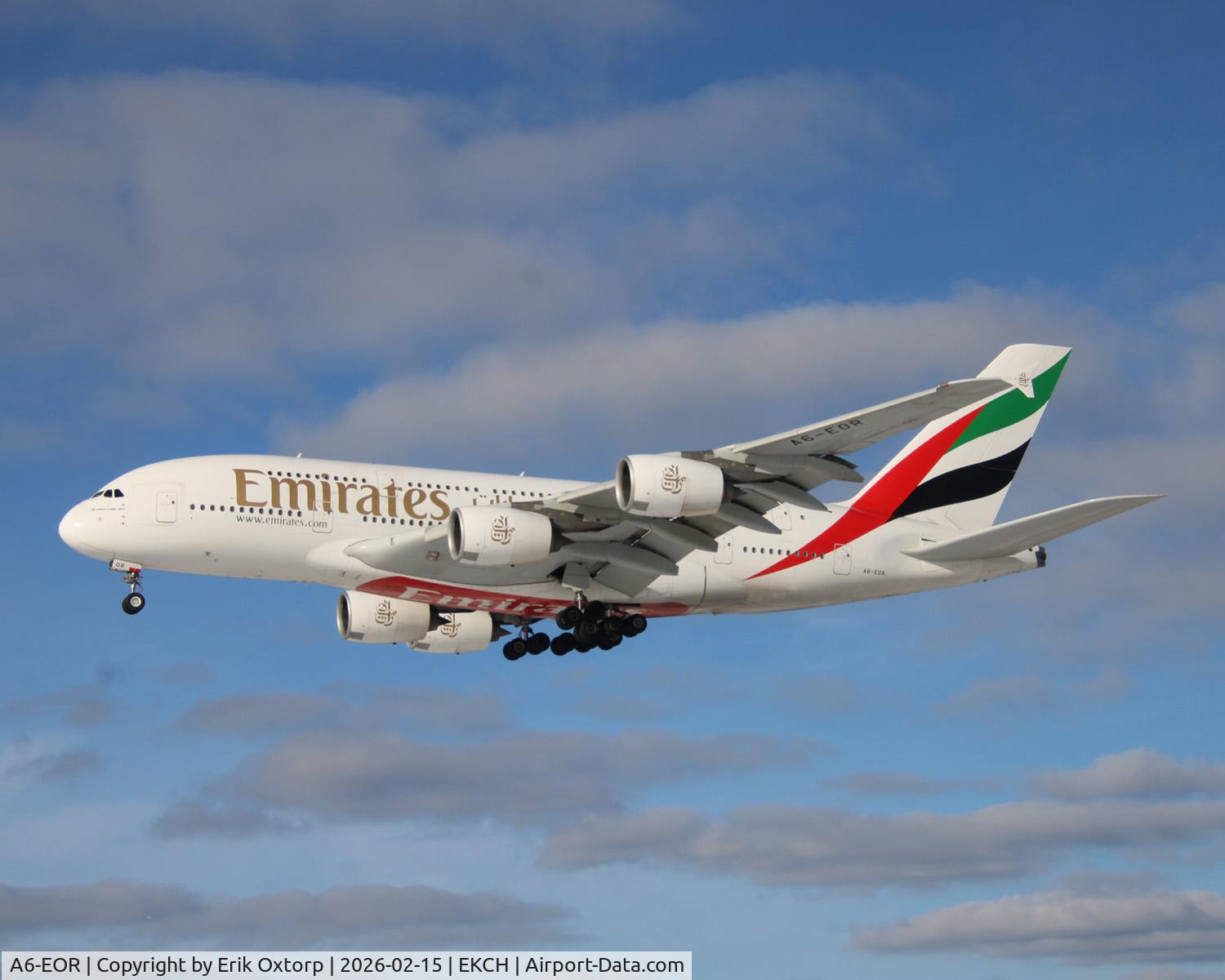 A6-EOR, 2015 Airbus A380-861 C/N 202, A6-EOR landing rw 22L