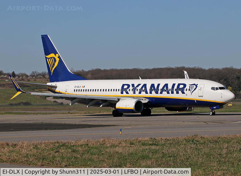 EI-DLX, 2006 Boeing 737-8AS C/N 33600, Taxiing to the Terminal... scimitar winglets...