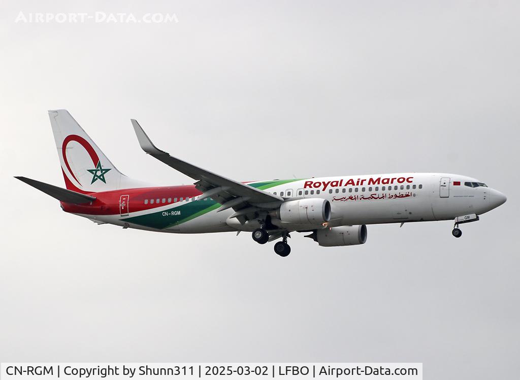 CN-RGM, 2013 Boeing 737-8B6 C/N 33074, Landing rwy 32L in new c/s