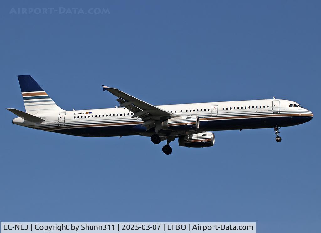 EC-NLJ, 2008 Airbus A321-231 C/N 3636, Landing rwy 14R