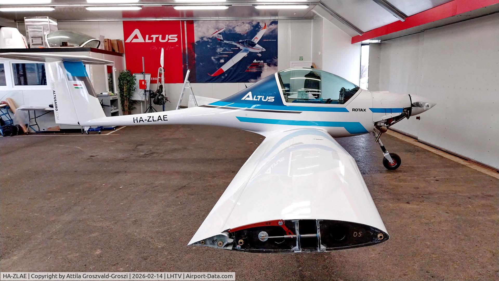 HA-ZLAE, 2026 Altus Aero Altus C/N 006, LHTV - Tótvázyony Airport, Kövesgyűrpuszta. At the Altus aircraft factory