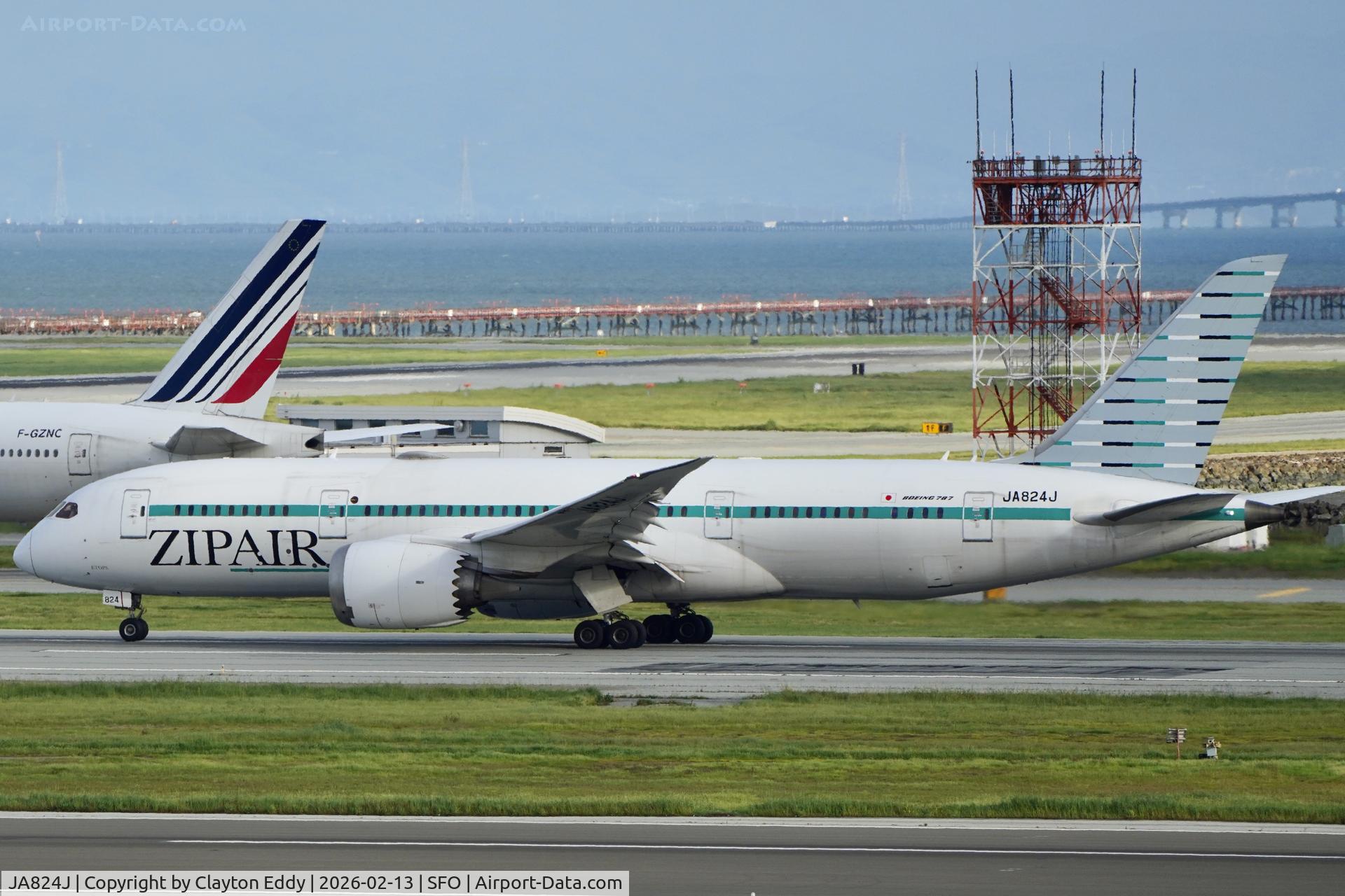 JA824J, 2011 Boeing 787-846 Dreamliner C/N 34834, SFO 2026