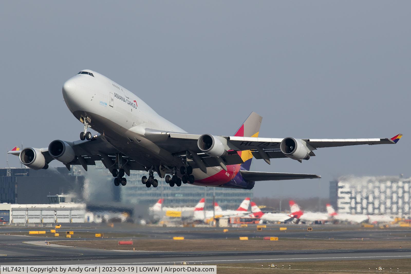HL7421, 1996 Boeing 747-48EM C/N 25784, Asiana Cargo 747-400