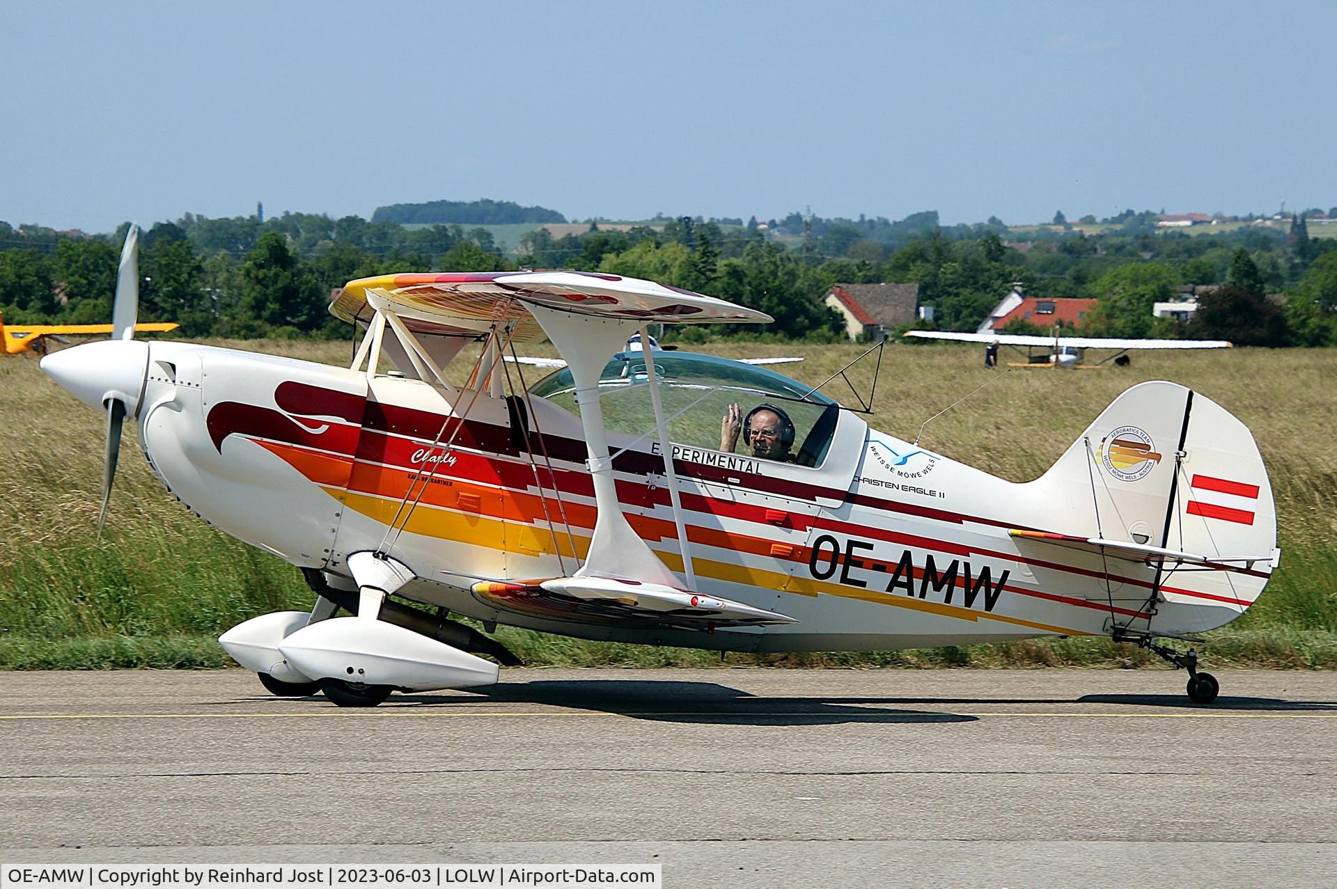OE-AMW, 1981 Christen Eagle II C/N HENDRICKSON-001, Christen Eagle named Charly of Weisse Möwe Wels with a friendly pilot at its homebase Wels.