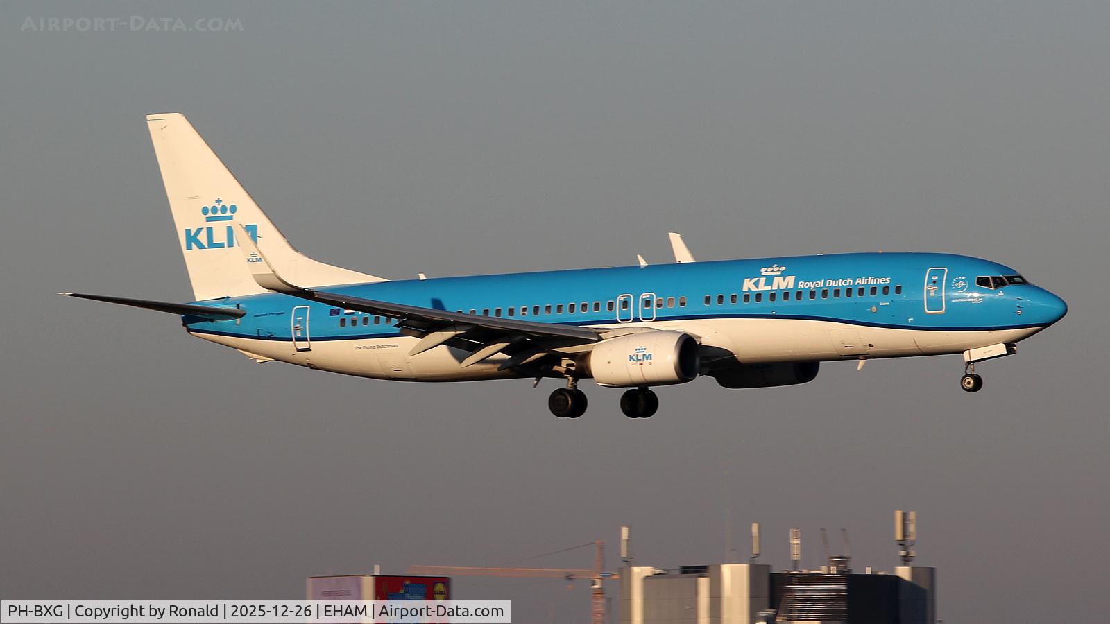 PH-BXG, 2000 Boeing 737-8K2 C/N 30357, at eham