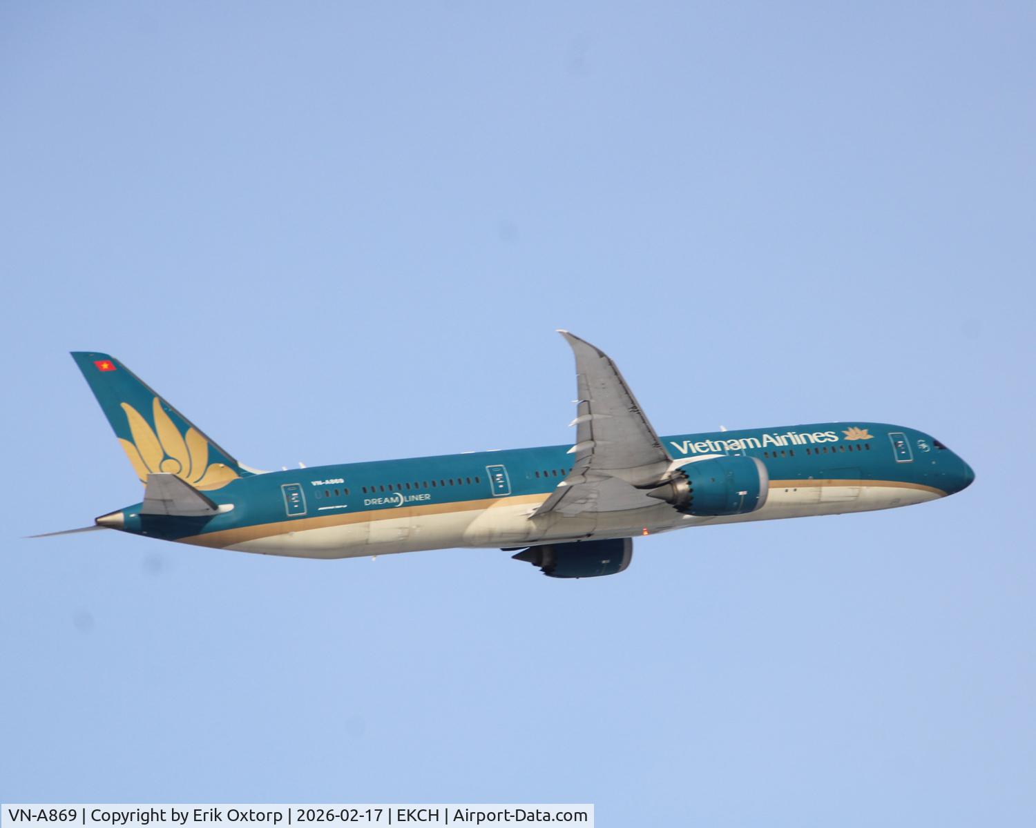 VN-A869, 2016 Boeing 787-9 Dreamliner Dreamliner C/N 38768, VN-A869 taking off rw 04R