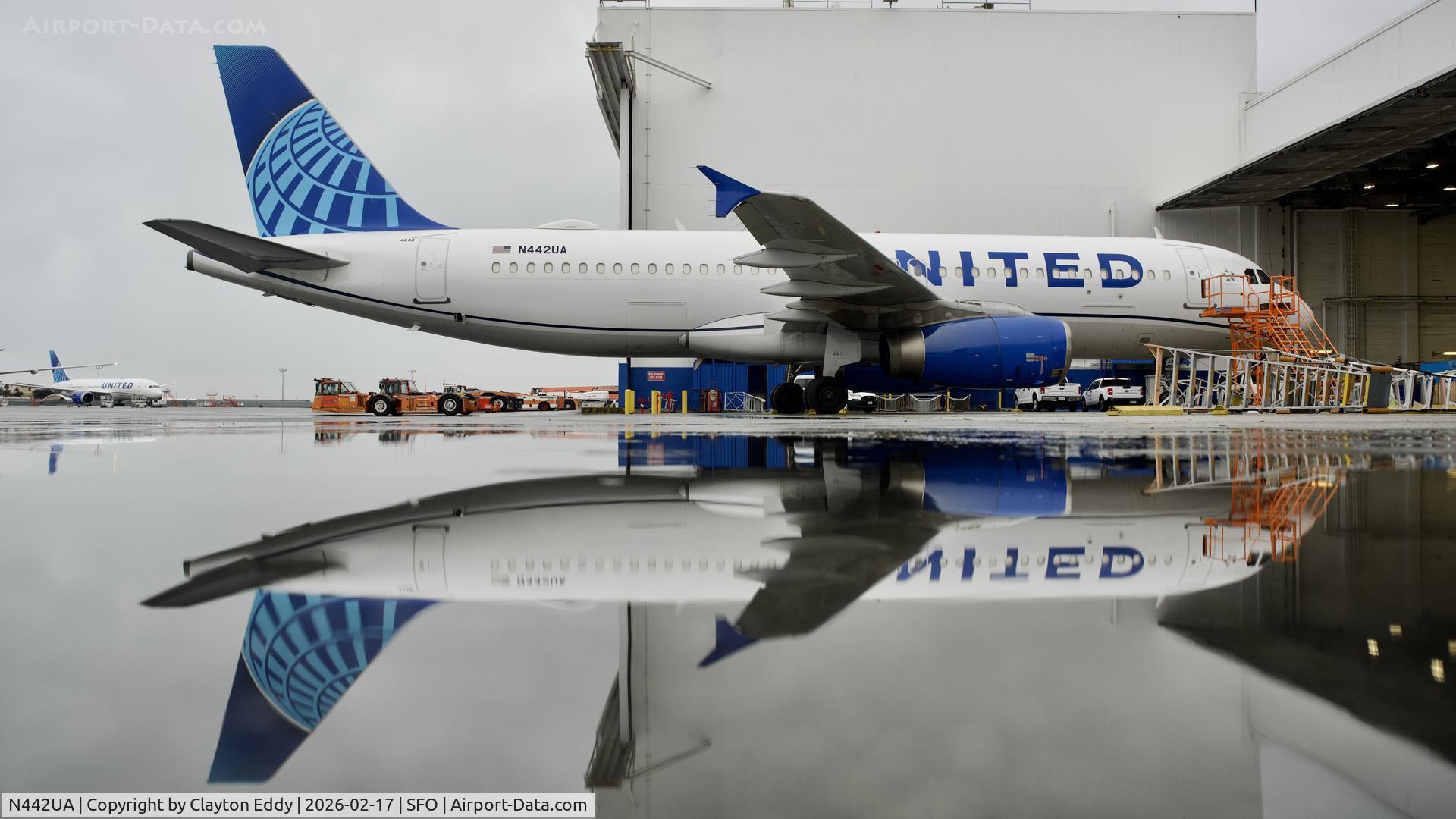 N442UA, 1998 Airbus A320-232 C/N 780, SFO 2026
