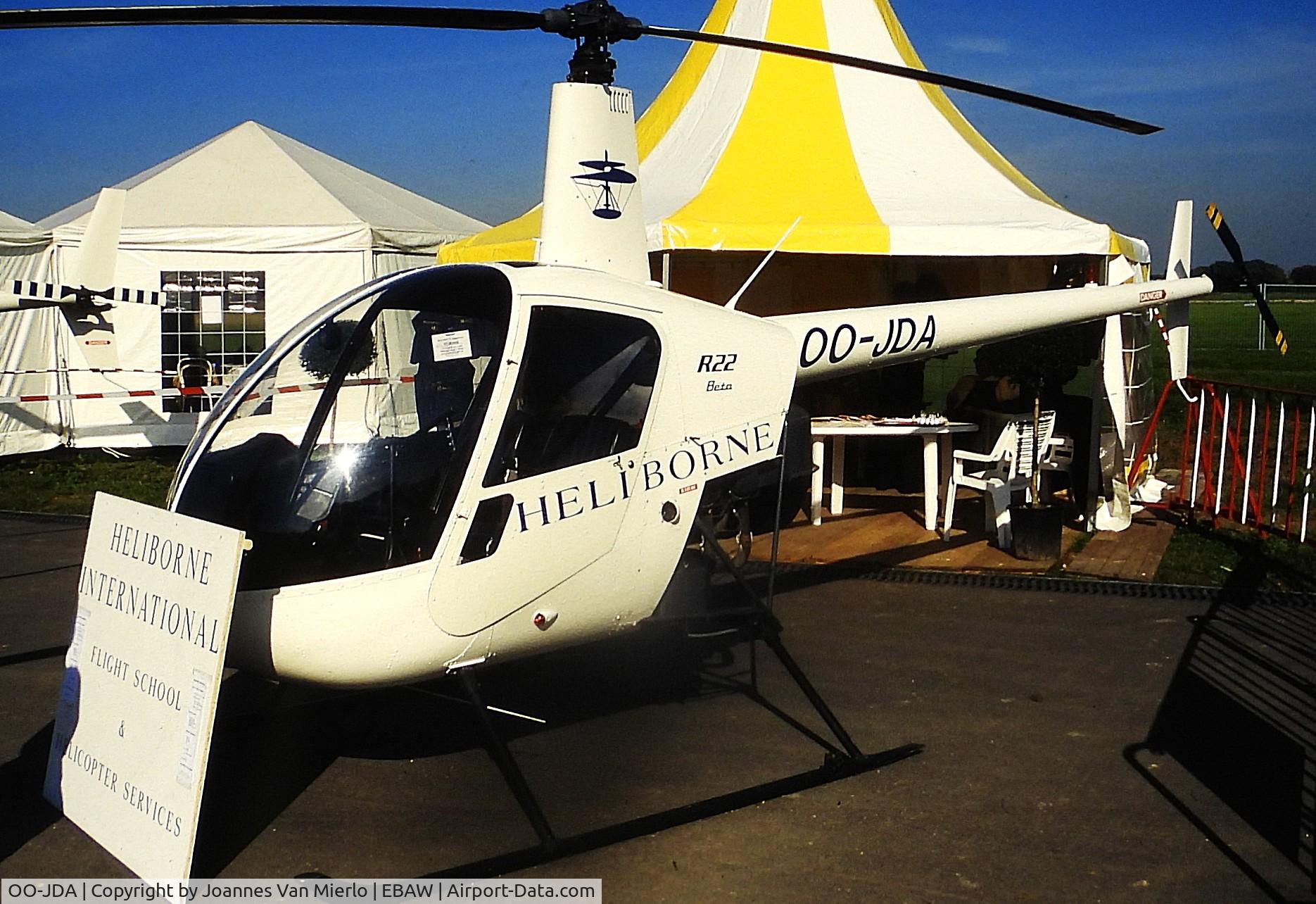 OO-JDA, 1988 Robinson R22 Beta C/N 0840, ex-slide