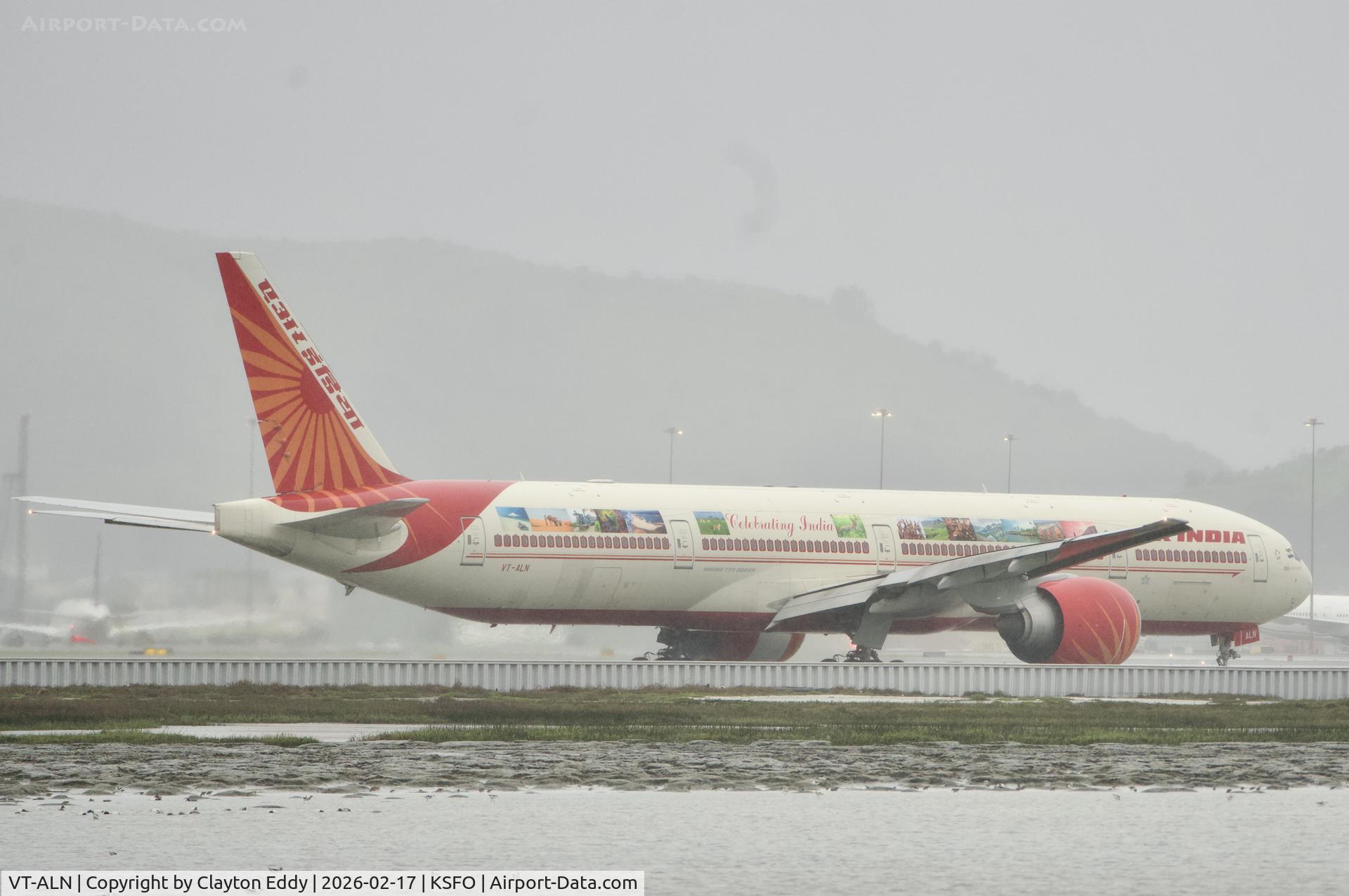 VT-ALN, 2008 Boeing 777-337/ER C/N 36312, SFO 2026